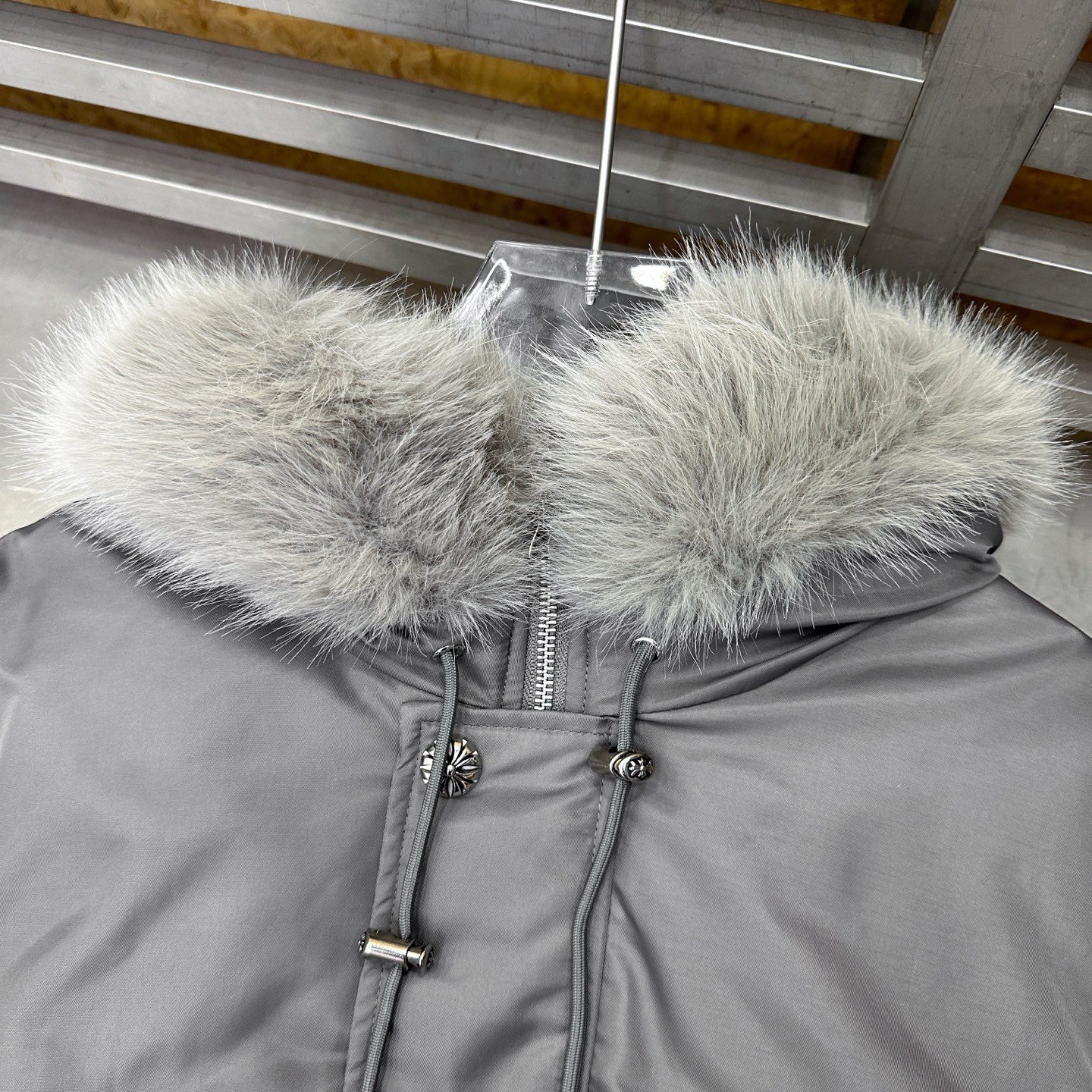 🌾克罗心 ｜ 新款羽绒服，经典品牌五金配饰，飞行员夹克版型，环保仿毛冒领，90白鹅绒填充，男女同款，尺码