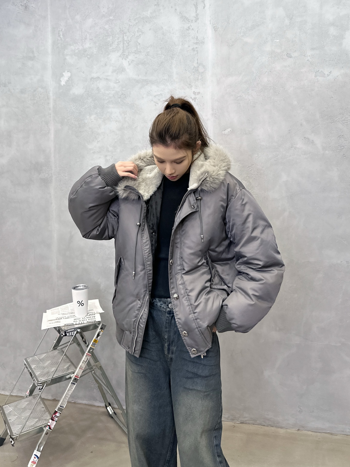 🌾克罗心 ｜ 新款羽绒服，经典品牌五金配饰，飞行员夹克版型，环保仿毛冒领，90白鹅绒填充，男女同款，尺码