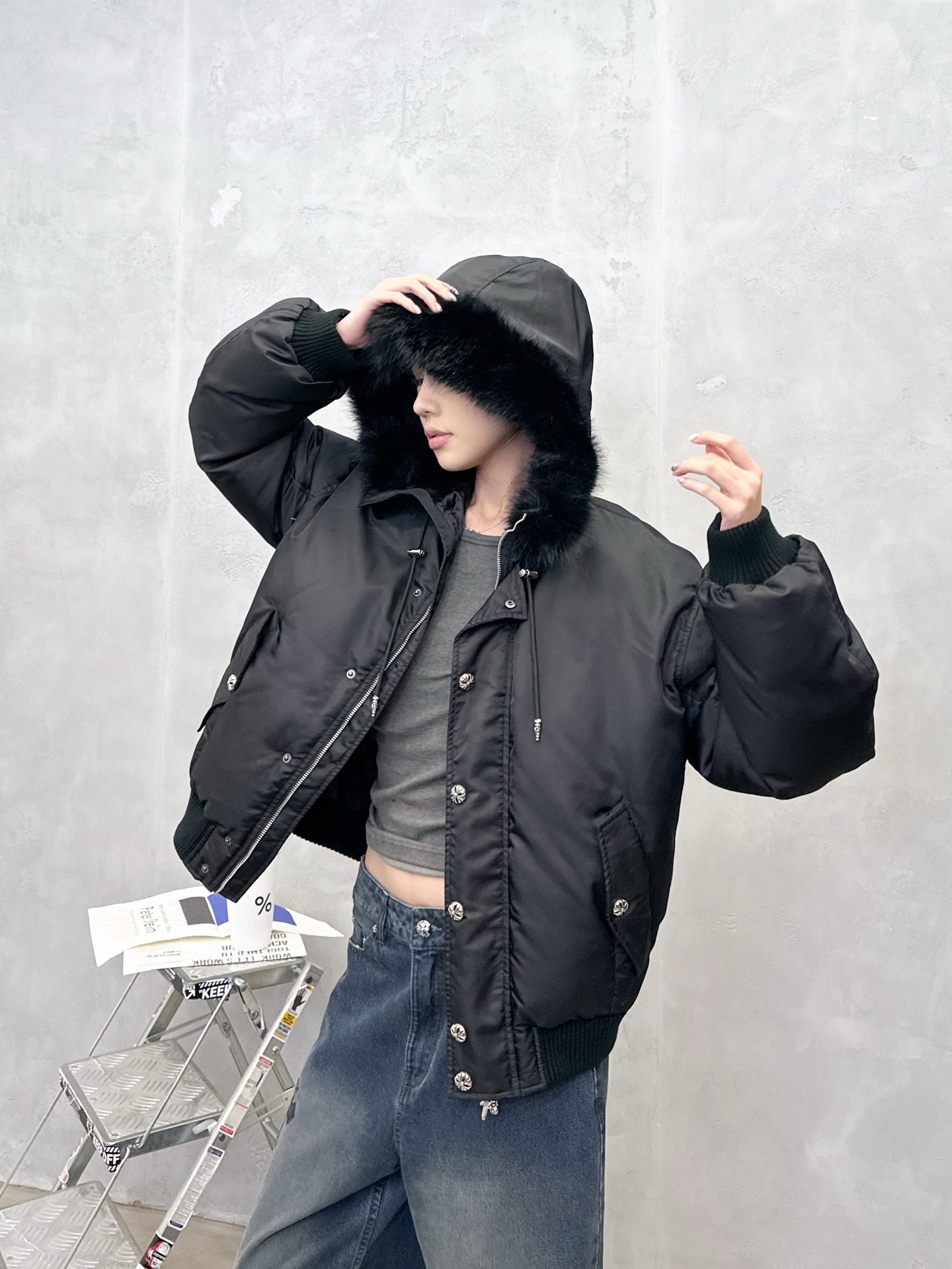 🌾克罗心 ｜ 新款羽绒服，经典品牌五金配饰，飞行员夹克版型，环保仿毛冒领，90白鹅绒填充，男女同款，尺码