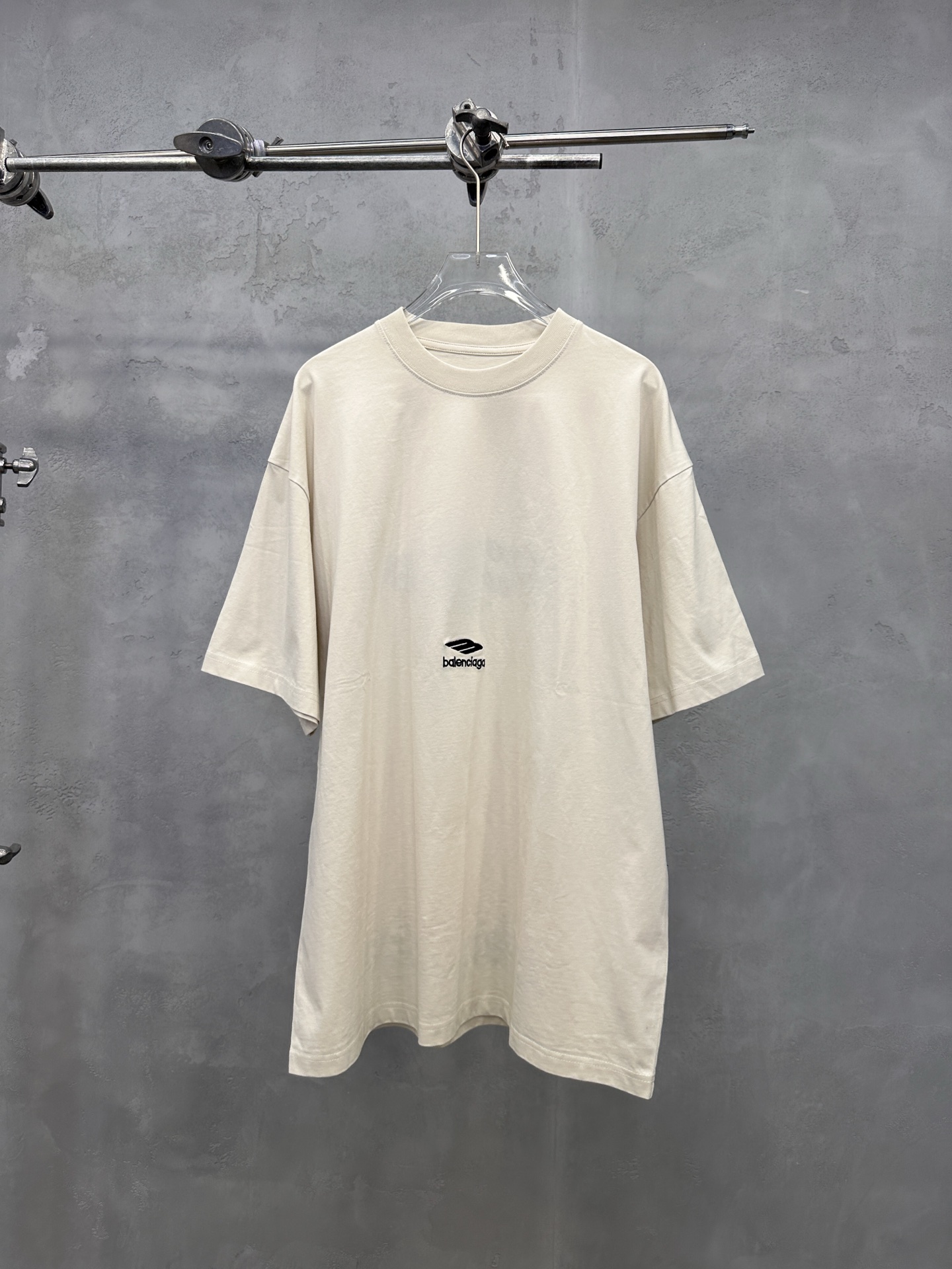 🌾巴黎 ｜ 新款短袖t，成衣洗水工艺加多处刺绣，男女同款，尺码sml