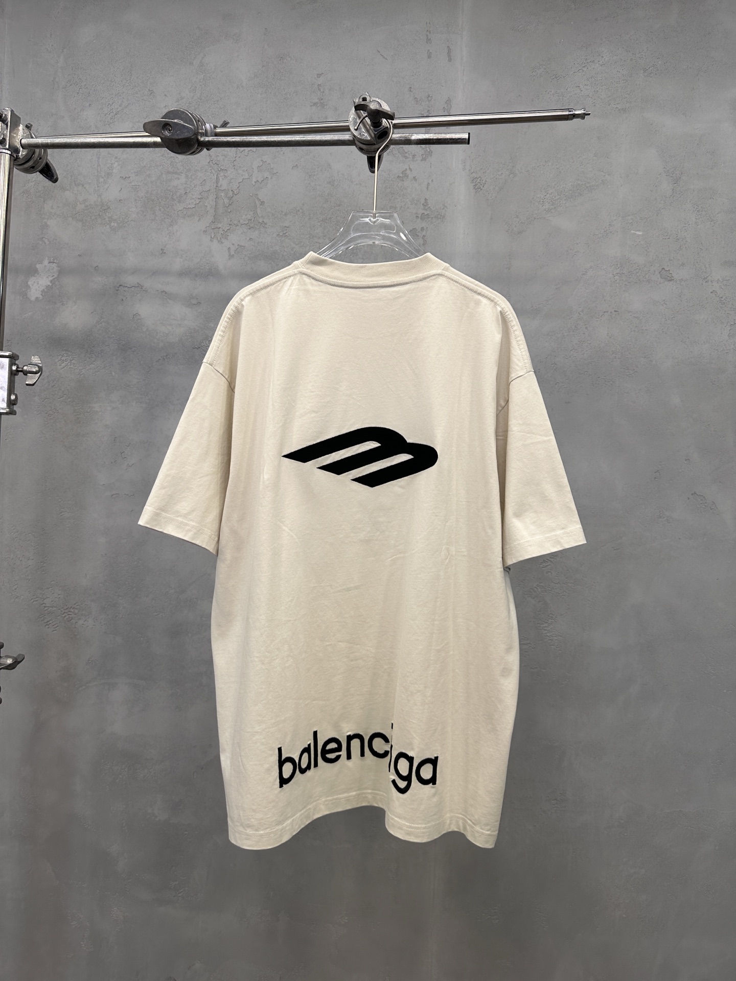 🌾巴黎 ｜ 新款短袖t，成衣洗水工艺加多处刺绣，男女同款，尺码sml