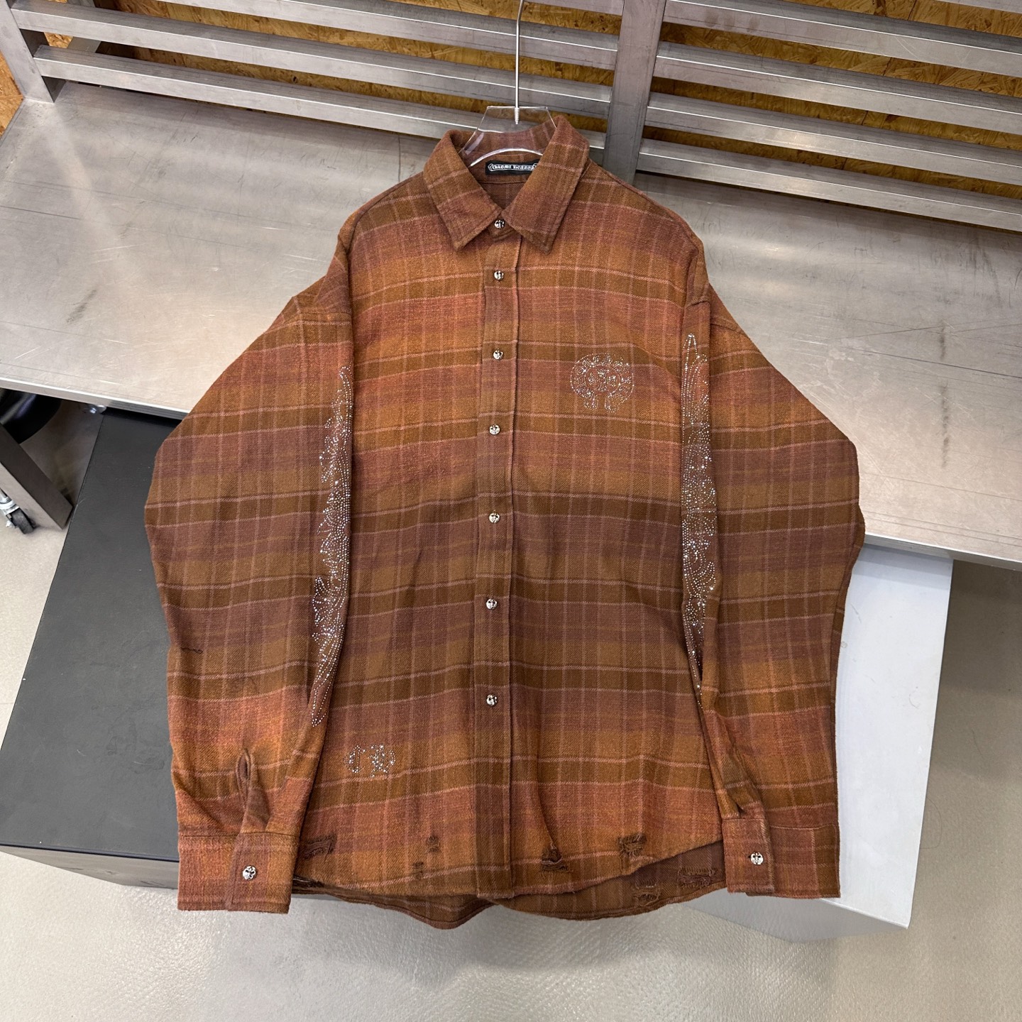 🌾克罗心 ｜ 新款格子衬衣，成衣洗水喷色吊磨工艺加成衣烫钻，全棉格子面料，男女同款，尺码sml