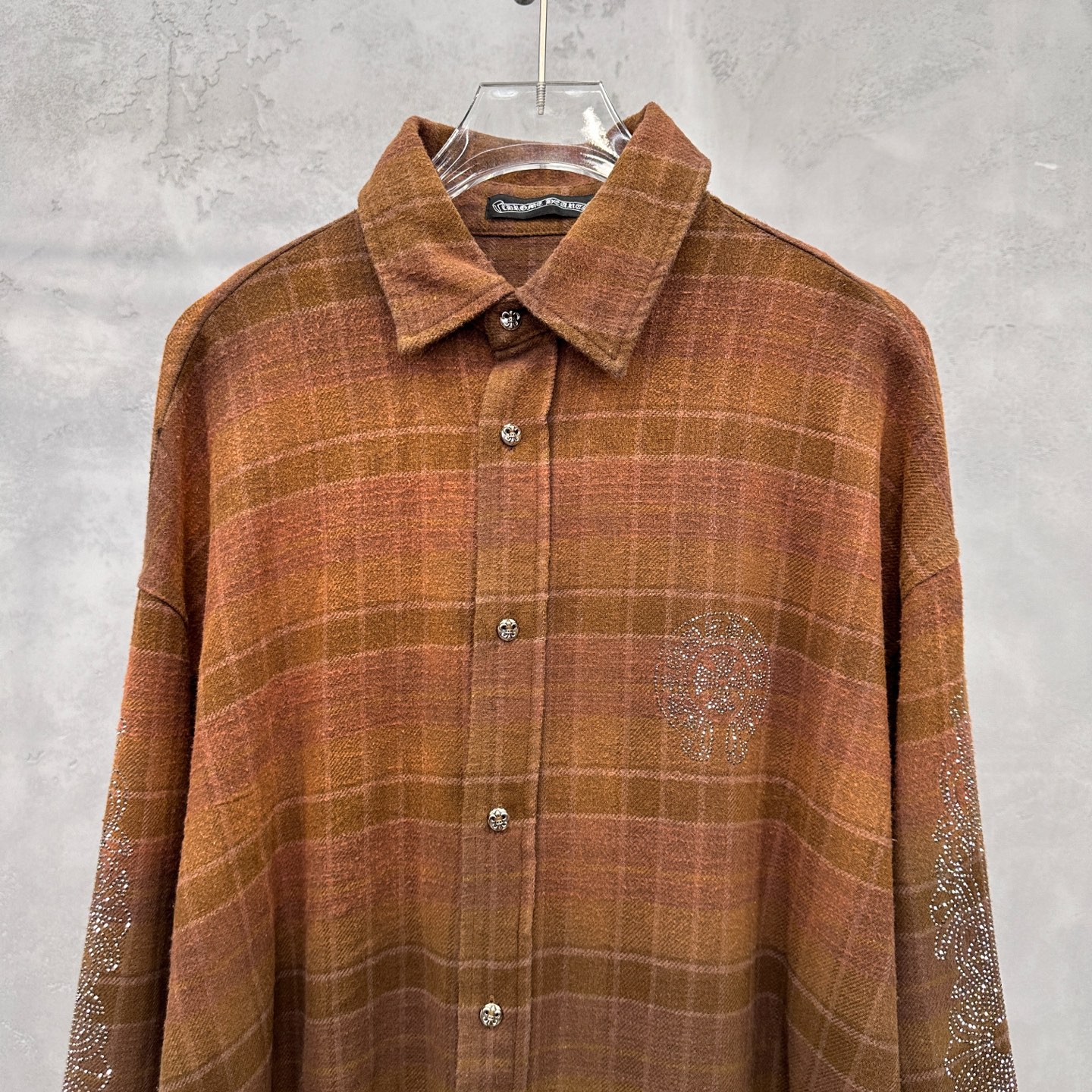 🌾克罗心 ｜ 新款格子衬衣，成衣洗水喷色吊磨工艺加成衣烫钻，全棉格子面料，男女同款，尺码sml