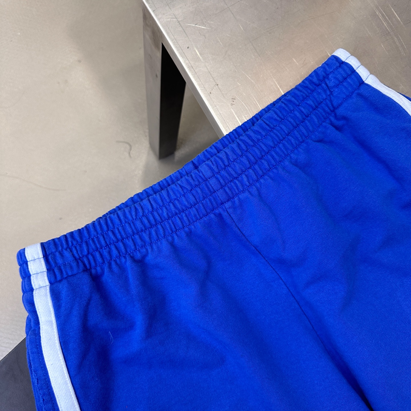 🌾巴黎 ｜ 新款休闲卫裤，成衣洗水吊磨工艺加经典刺绣标，手工车侧杠，男女同款，尺码sml