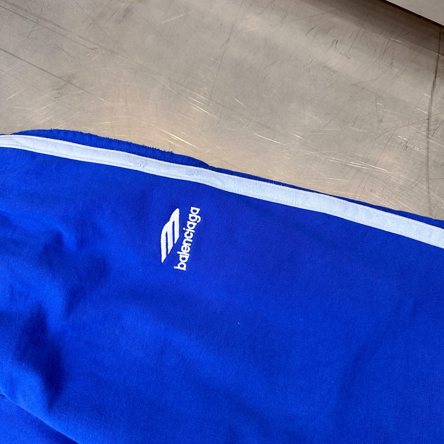 🌾巴黎 ｜ 新款休闲卫裤，成衣洗水吊磨工艺加经典刺绣标，手工车侧杠，男女同款，尺码sml