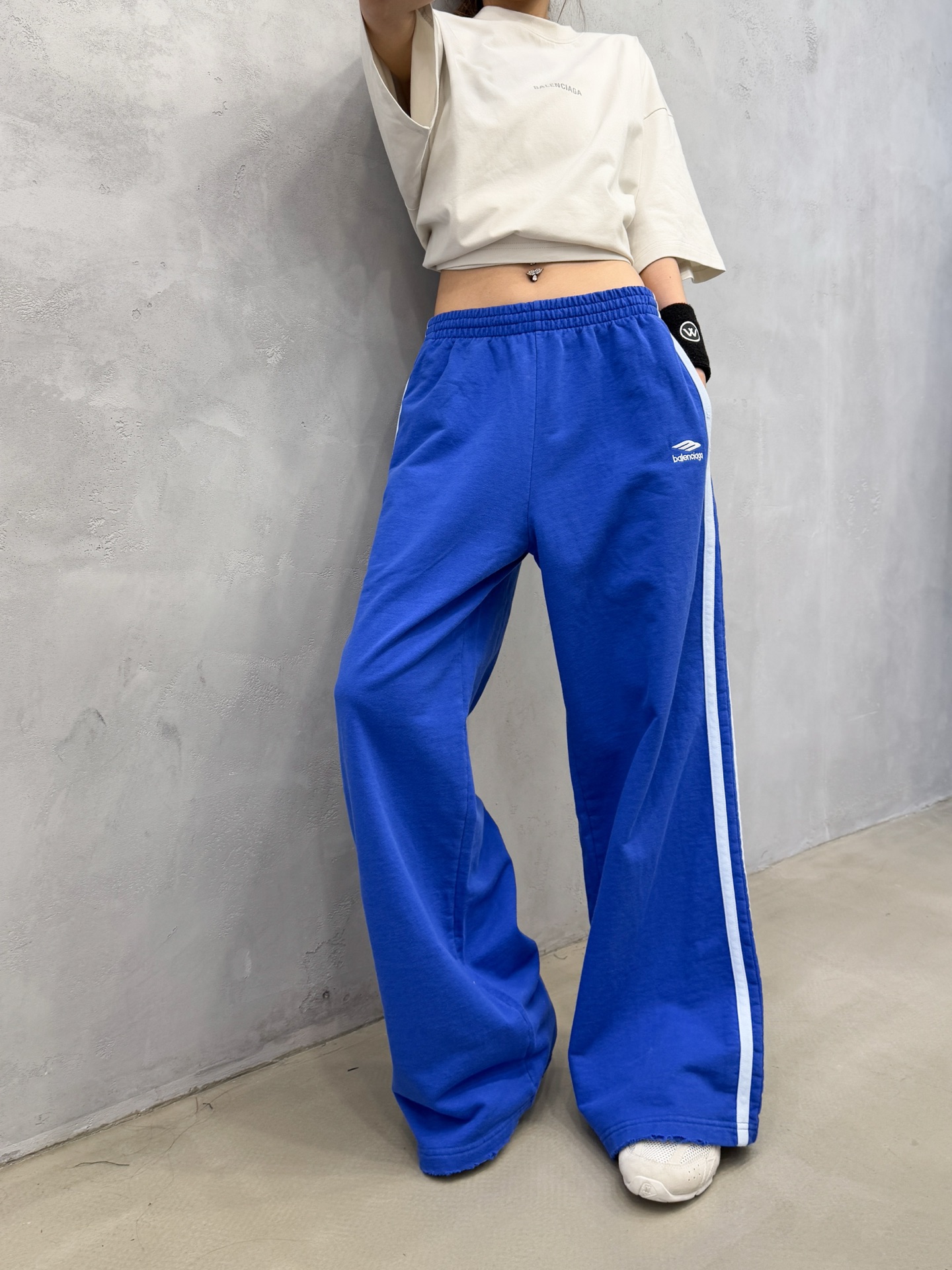 🌾巴黎 ｜ 新款休闲卫裤，成衣洗水吊磨工艺加经典刺绣标，手工车侧杠，男女同款，尺码sml