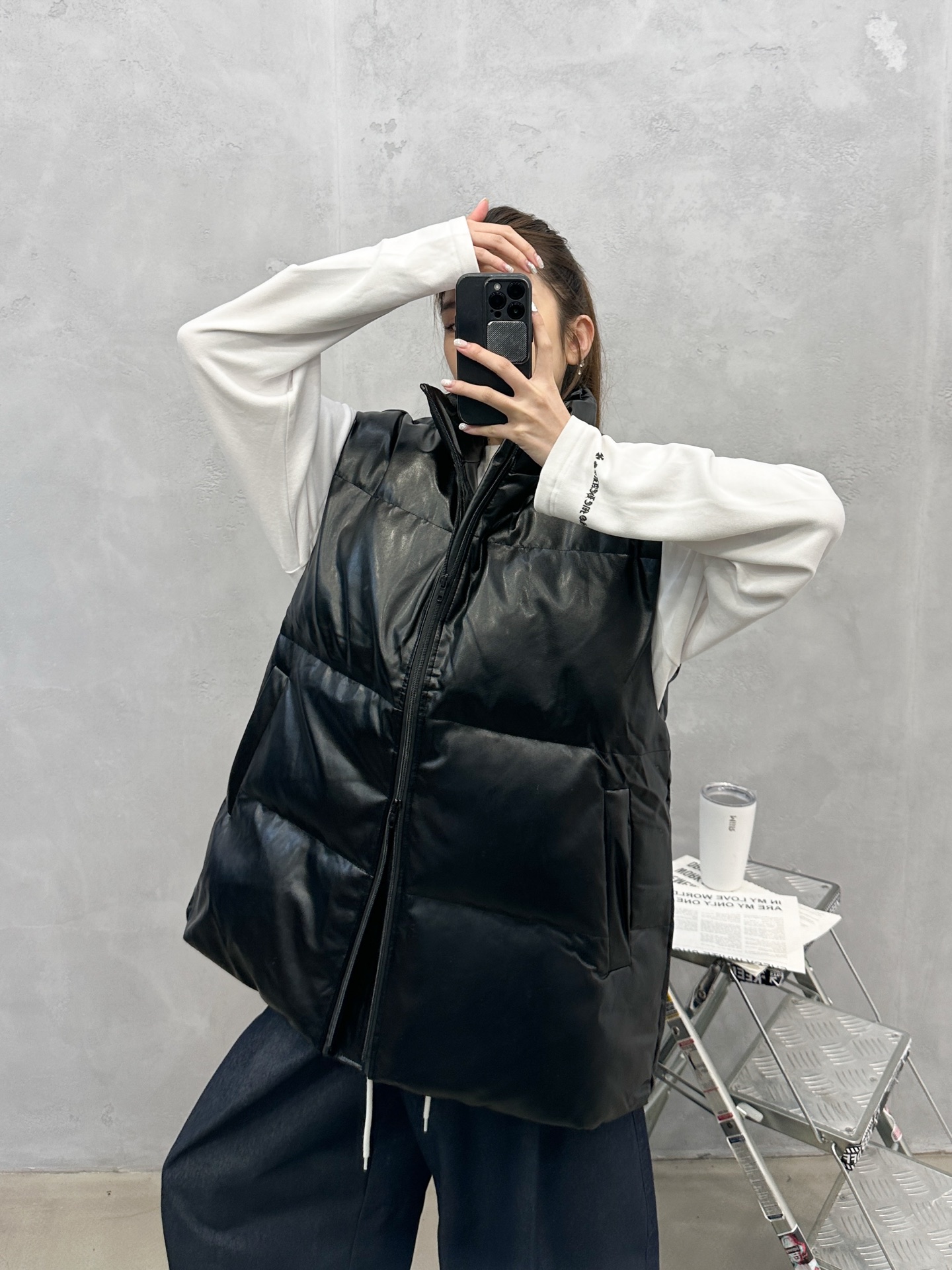 🌾巴黎 ｜ 新款羽绒马甲，经典刺绣标，环保pu仿皮面料，90白鹅绒填充，男女同款，尺码sml