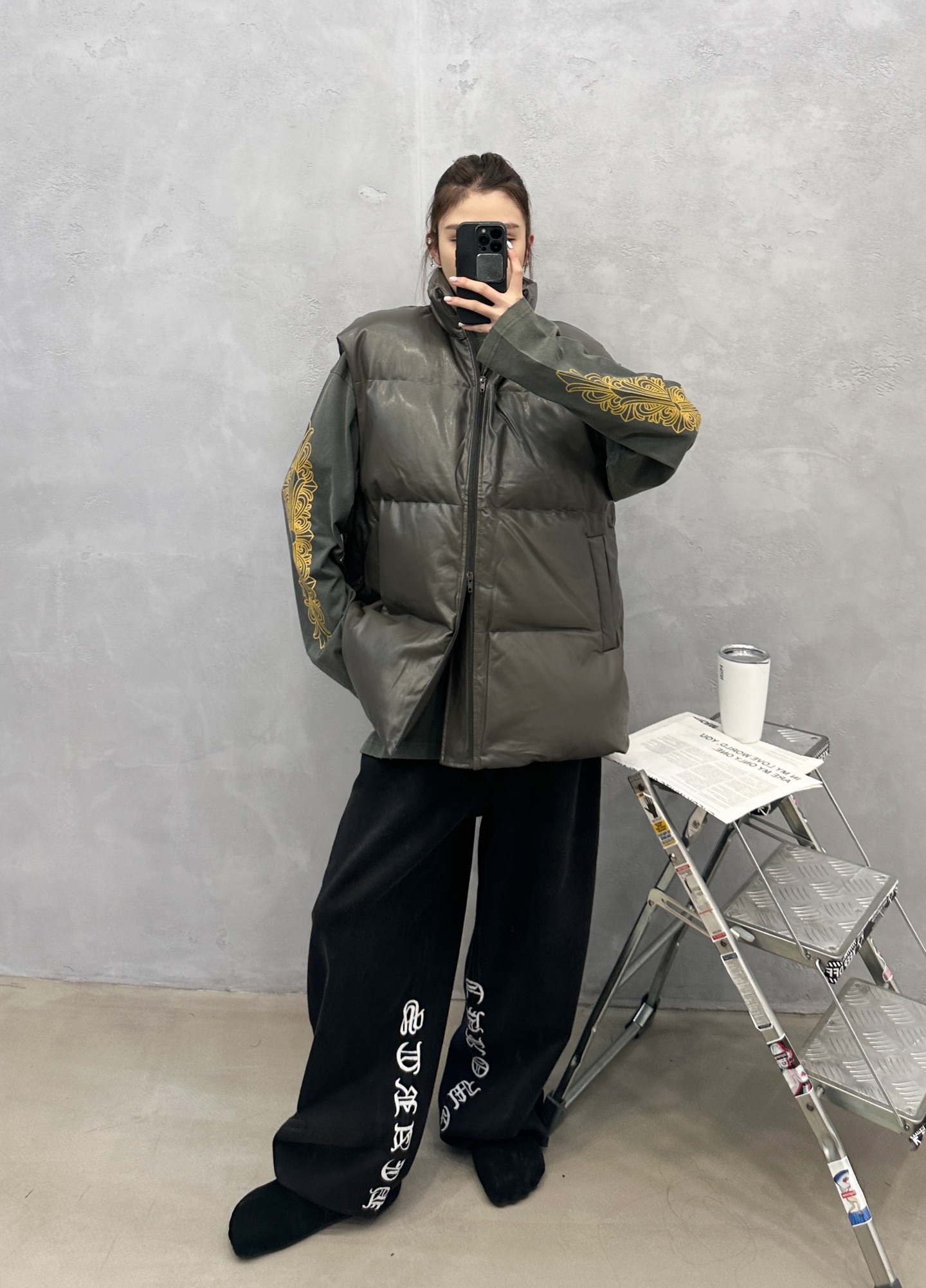 🌾巴黎 ｜ 新款羽绒马甲，经典刺绣标，环保pu仿皮面料，90白鹅绒填充，男女同款，尺码sml