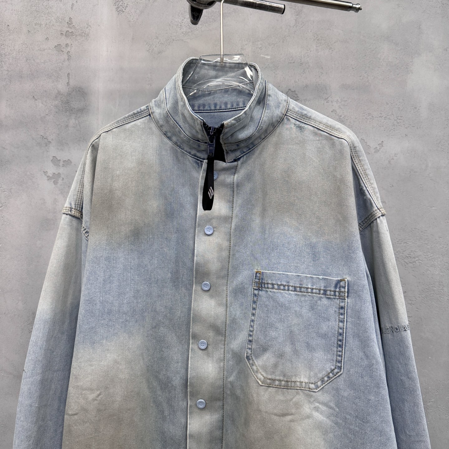 💰巴黎 ｜ 新款做旧衬衣，成衣洗水磨破喷色泥浆重工工艺，男女同款，尺码sml