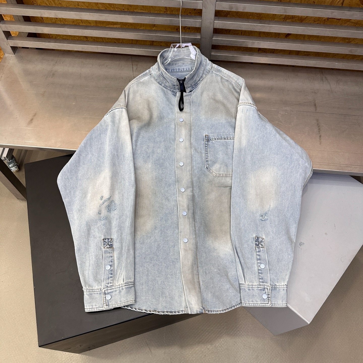 💰巴黎 ｜ 新款做旧衬衣，成衣洗水磨破喷色泥浆重工工艺，男女同款，尺码sml