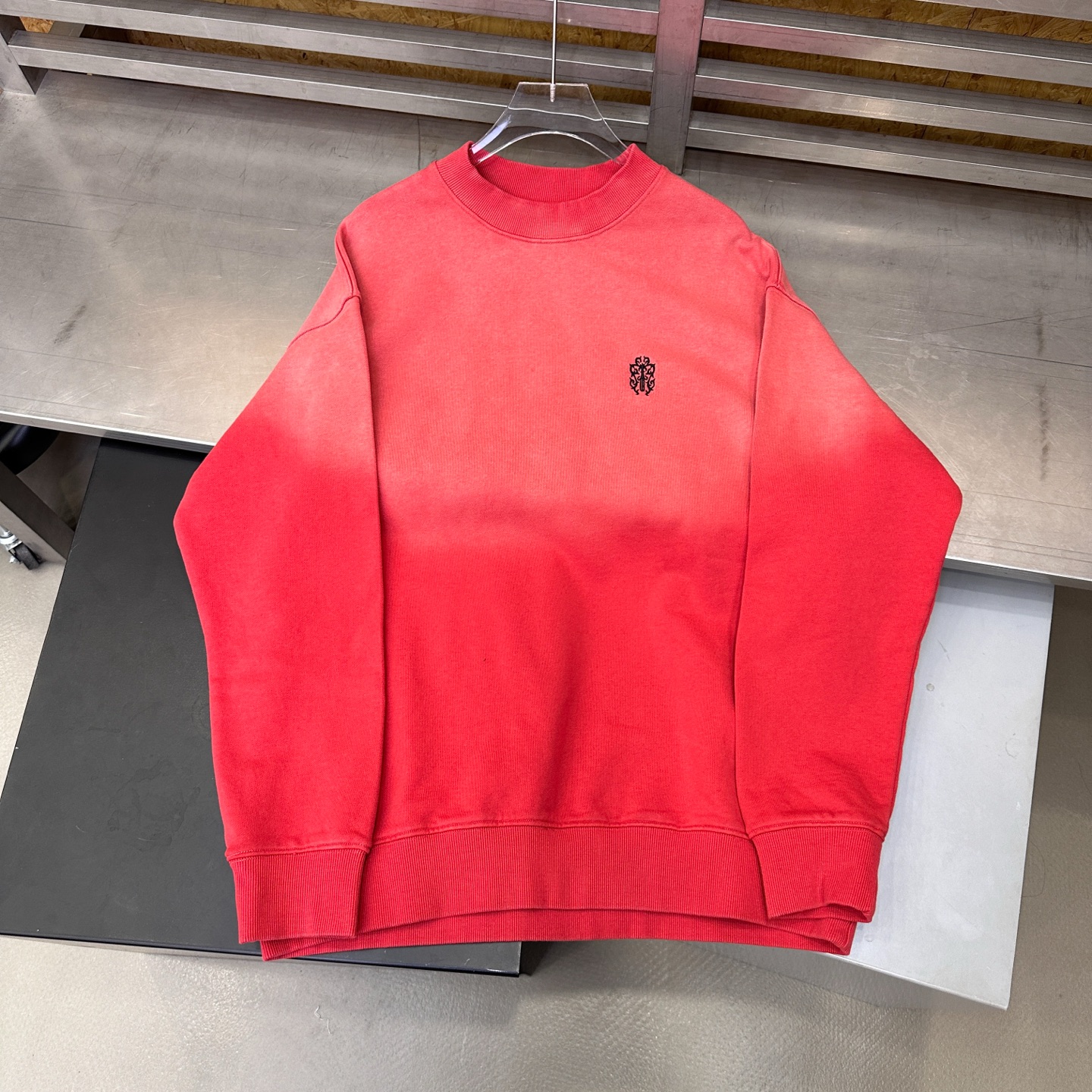 💰克罗心 ｜ 新款套头卫衣，成衣洗水喷色加前后刺绣工艺，男女同款，尺码sml