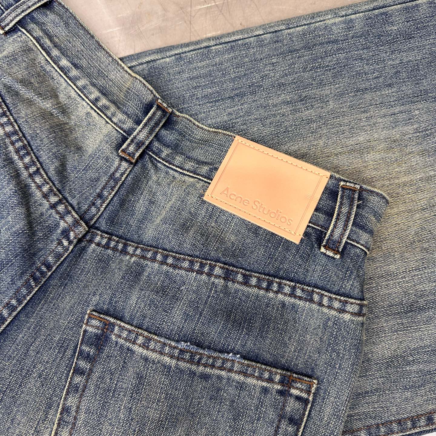 💰Acne ｜ 新款牛仔裤，成衣洗水喷色工艺，进口竹节牛仔布面料，男女同款，尺码sml