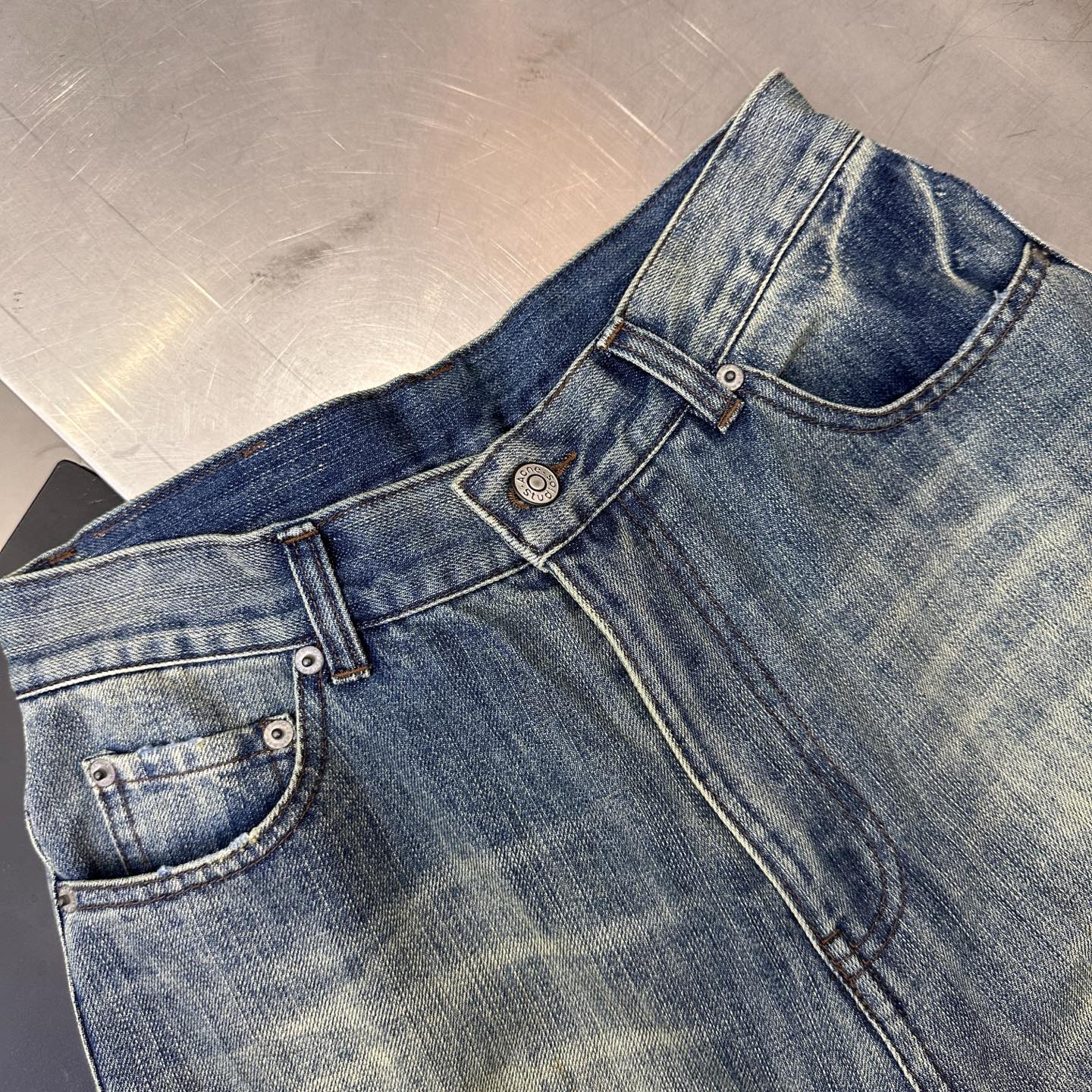 💰Acne ｜ 新款牛仔裤，成衣洗水喷色工艺，进口竹节牛仔布面料，男女同款，尺码sml