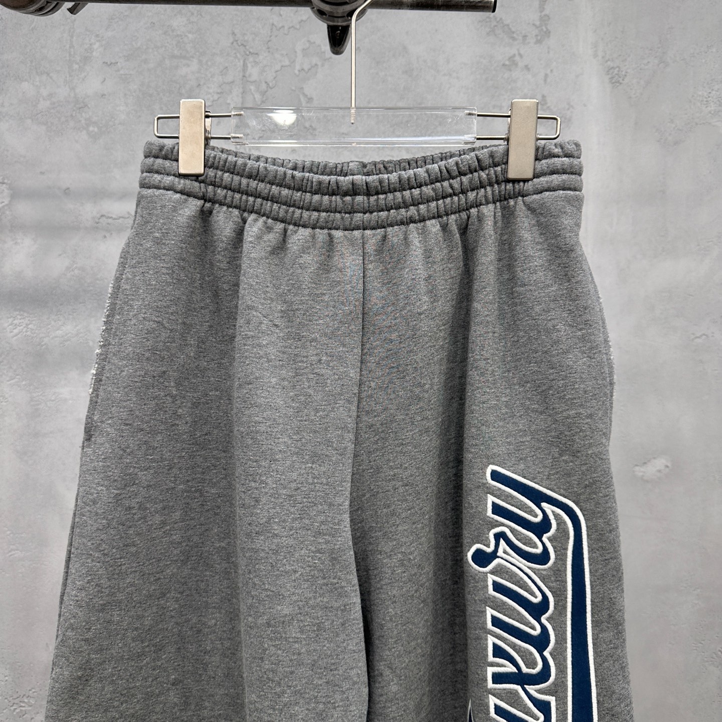 💰巴黎 ｜ 新款休闲卫裤，成衣洗水吊磨工艺叠加平绣贴布绣，男女同款，尺码sml