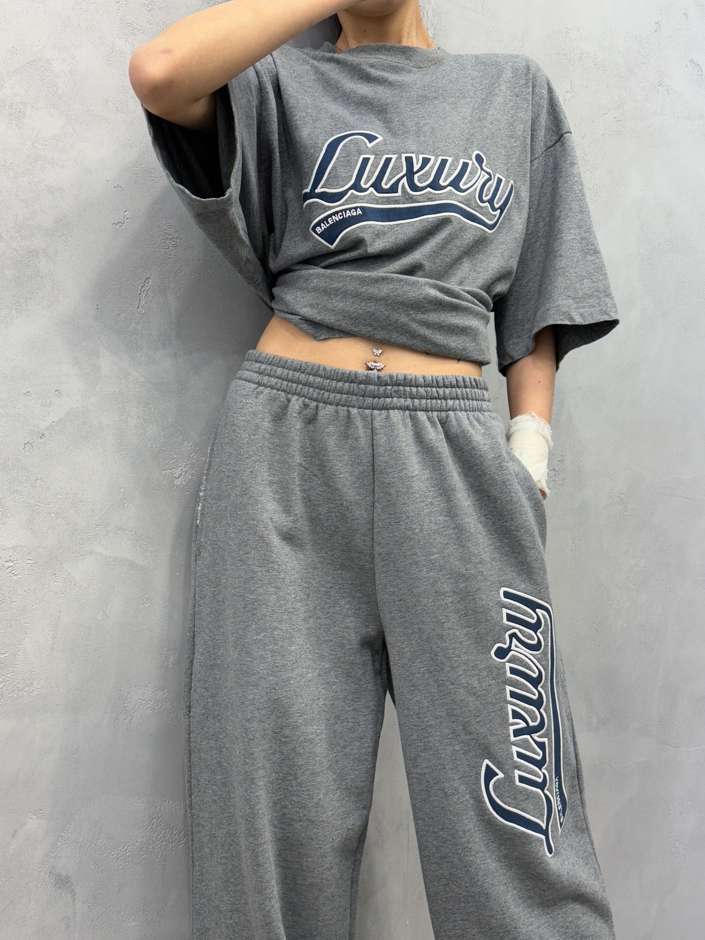 💰巴黎 ｜ 新款休闲卫裤，成衣洗水吊磨工艺叠加平绣贴布绣，男女同款，尺码sml