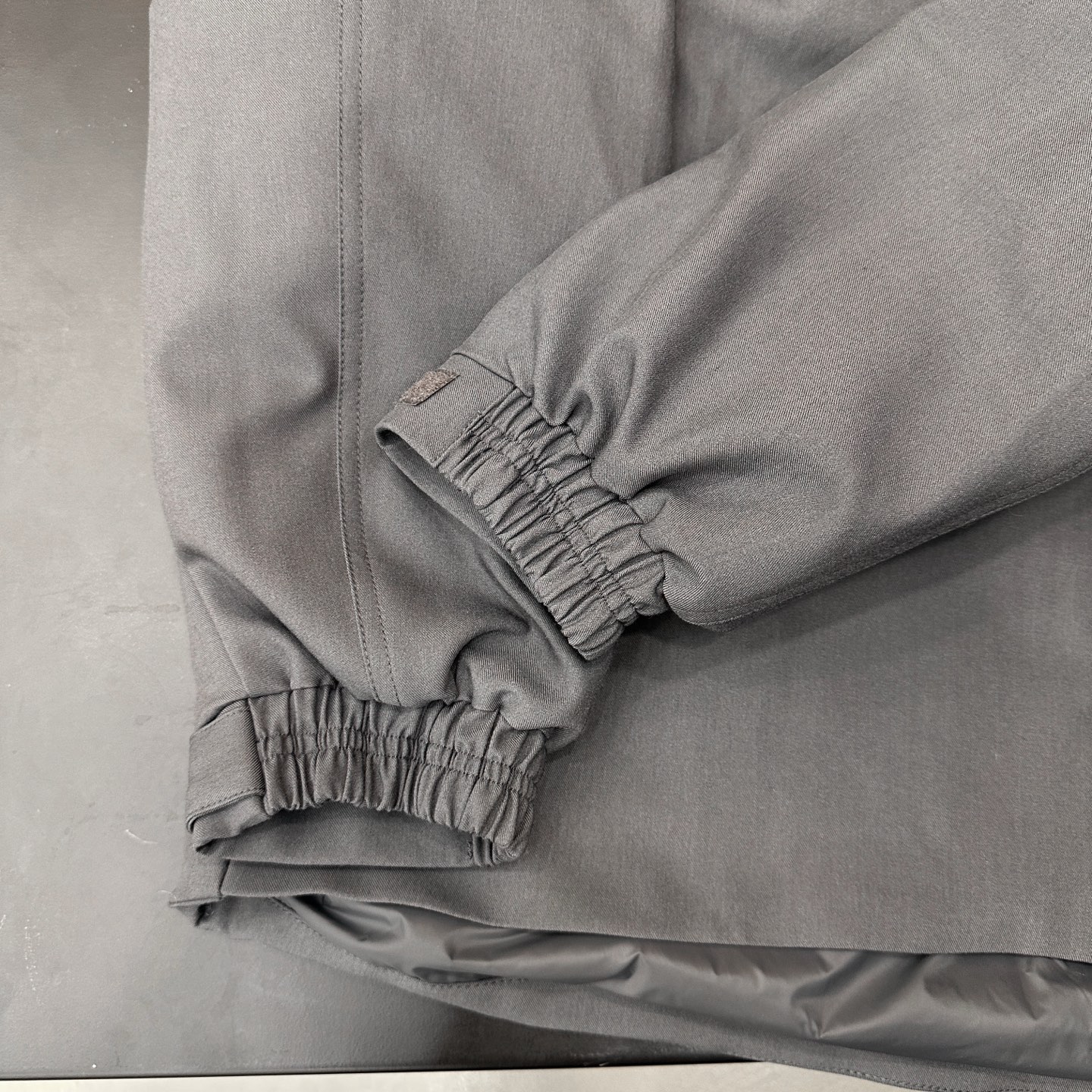 💰克罗心 ｜ 新款休闲羽绒服，经典五金标加特殊复合面料，90白鹅绒填充，休闲时尚，男女同款，尺码sml