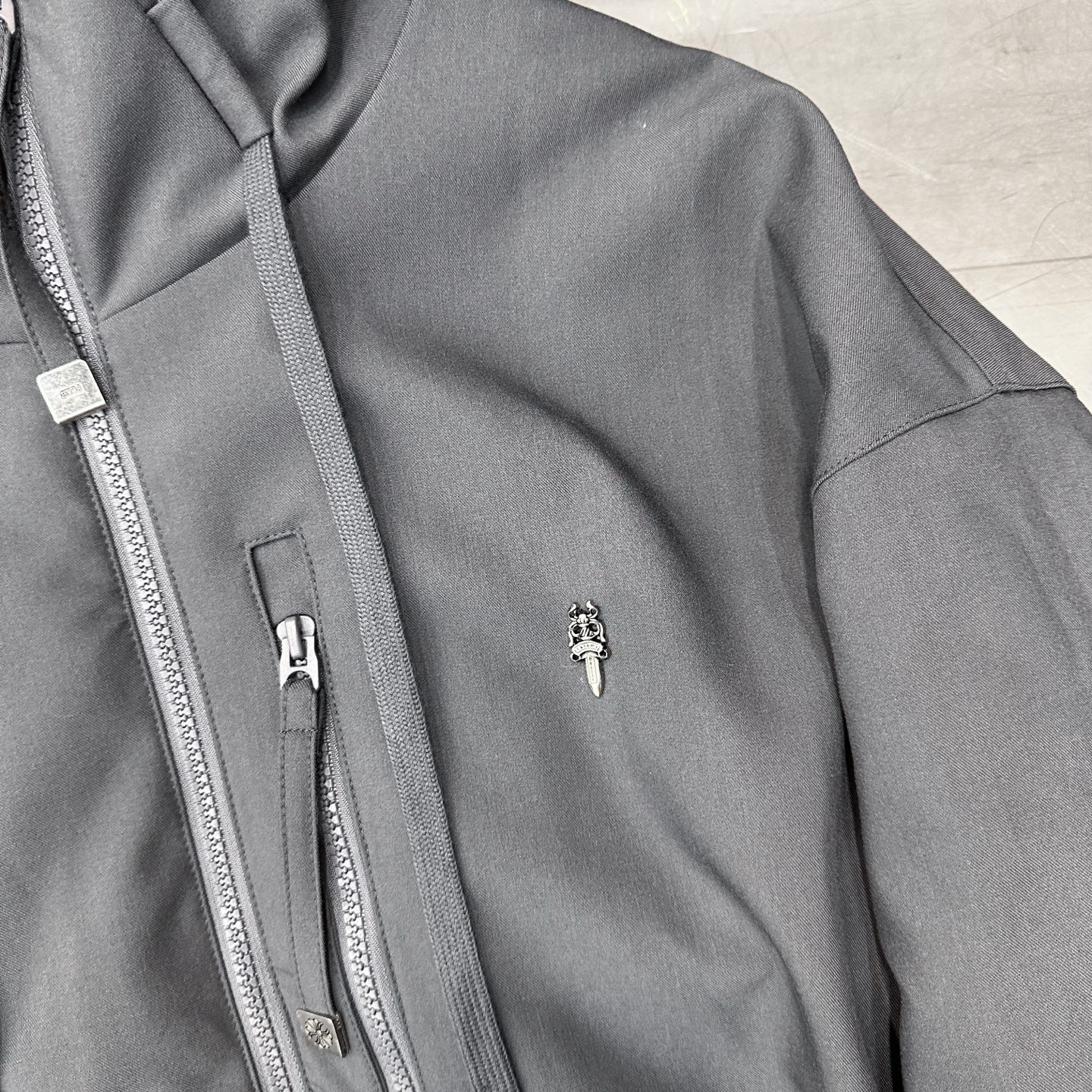 💰克罗心 ｜ 新款休闲羽绒服，经典五金标加特殊复合面料，90白鹅绒填充，休闲时尚，男女同款，尺码sml