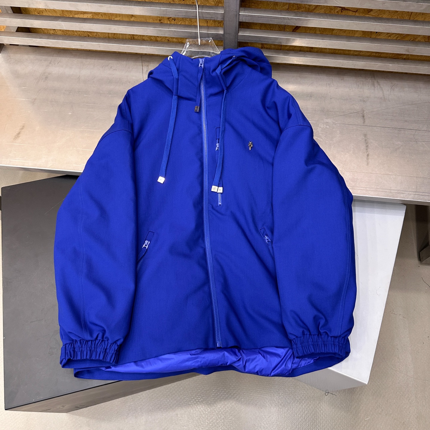 🌾克罗心 ｜ 新款休闲羽绒服，经典五金标加特殊复合面料，90白鹅绒填充，休闲时尚，男女同款，尺码sml