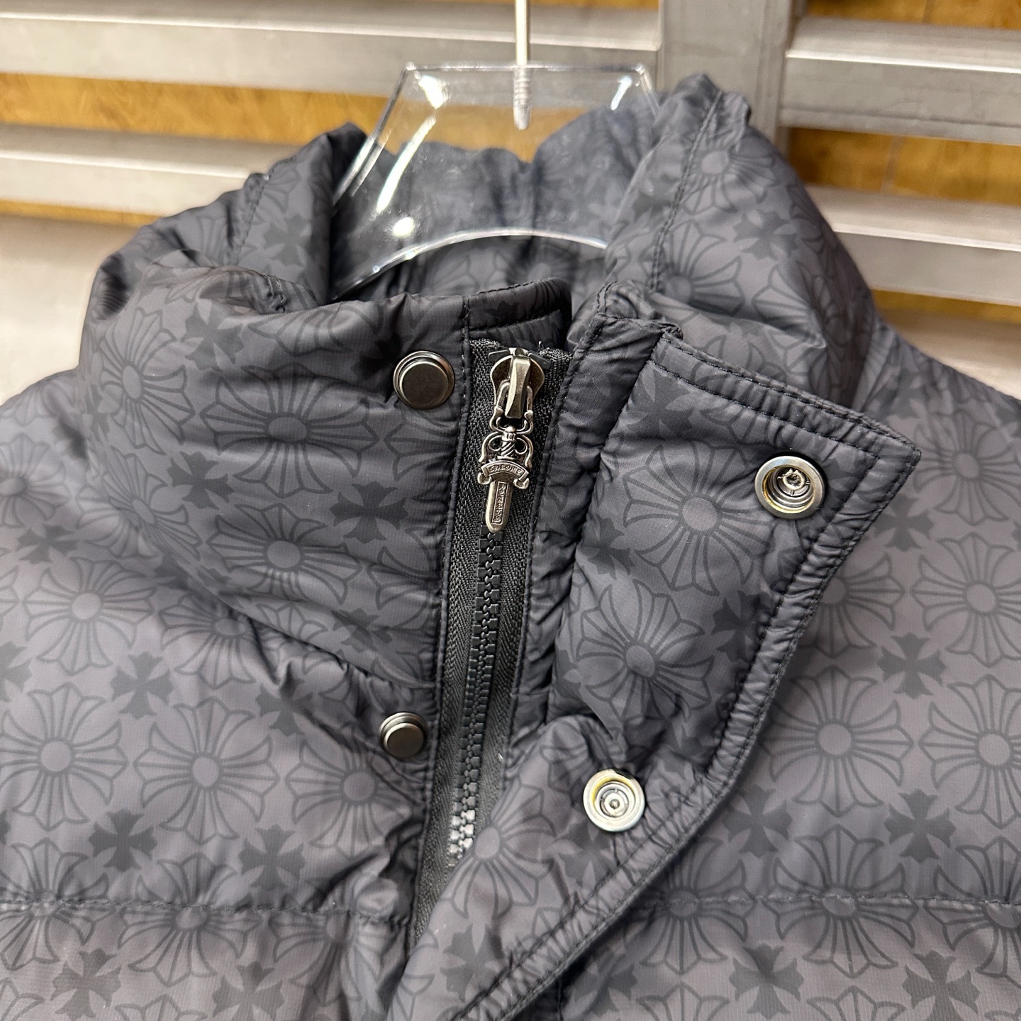 🌾克罗心 ｜ 新款长羽绒服，经典印花标，品牌提花超薄面料，90白鹅绒填充，男女同款，尺码sml