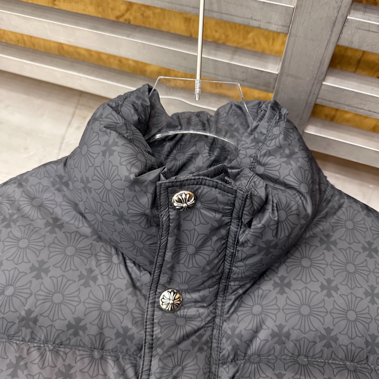 🌾克罗心 ｜ 新款长羽绒服，经典印花标，品牌提花超薄面料，90白鹅绒填充，男女同款，尺码sml