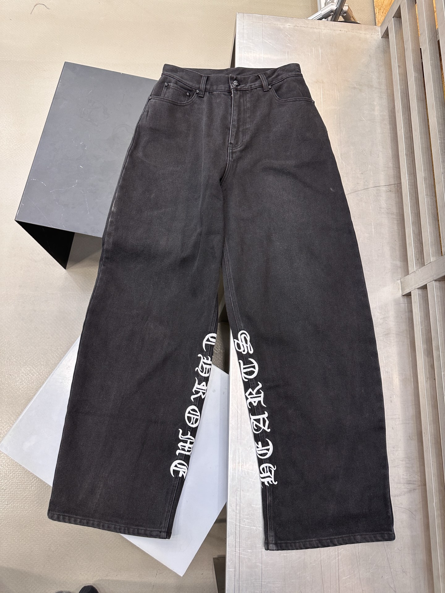 🌾克罗心 ｜ 新款牛仔裤，成衣洗水加对称刺绣工艺，保暖加绒牛仔布，男女同款，尺码sml