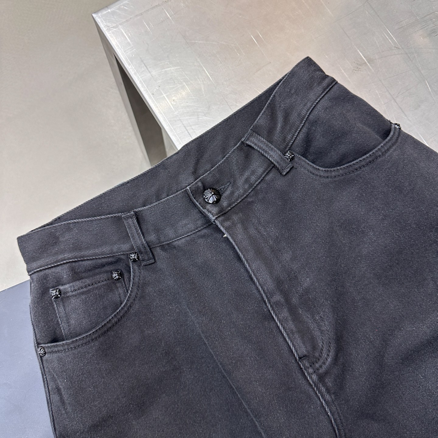 🌾克罗心 ｜ 新款牛仔裤，成衣洗水加对称刺绣工艺，保暖加绒牛仔布，男女同款，尺码sml