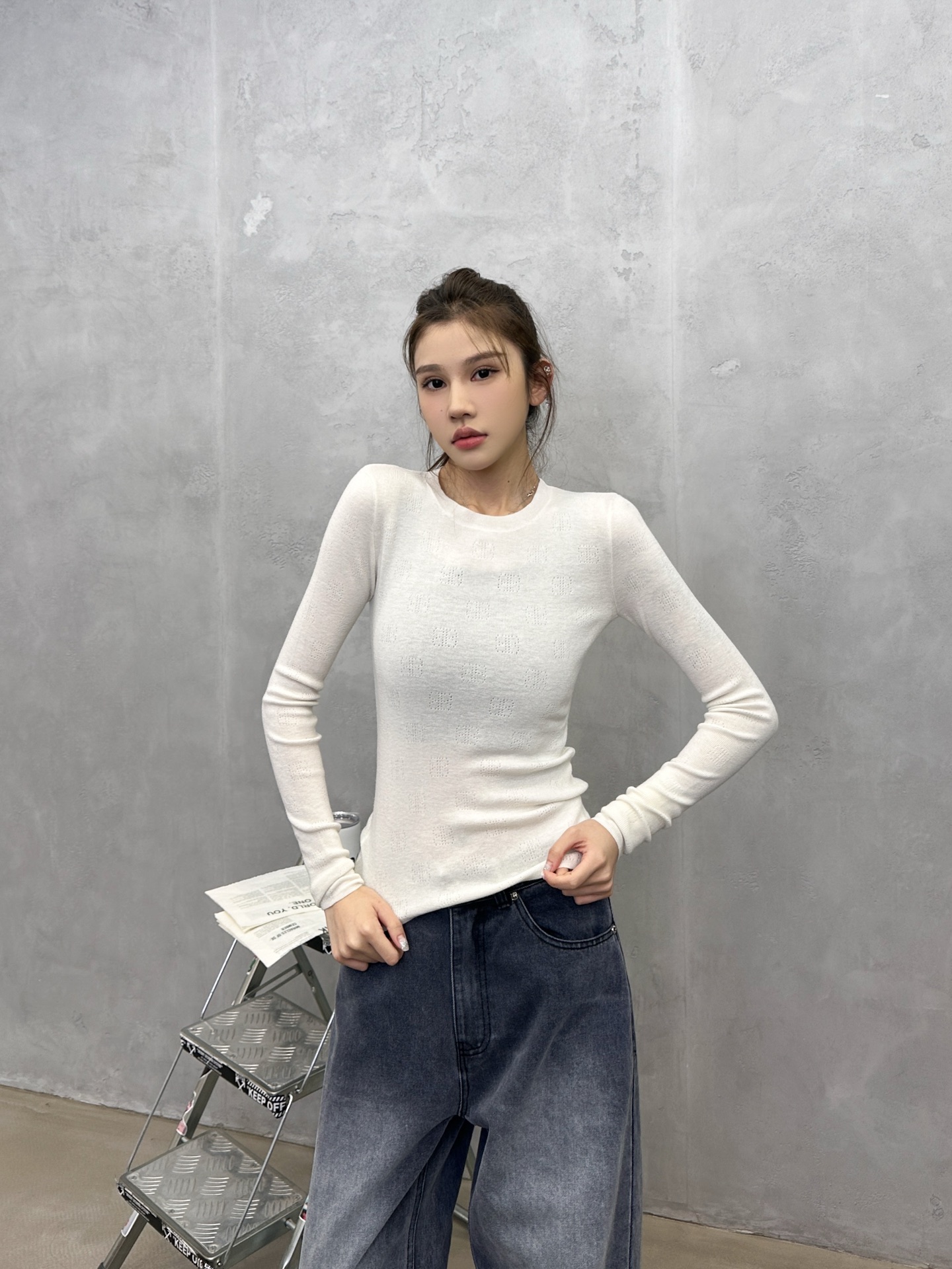 🌾NEW｜新款打底，纯棉面料，柔软透气上身舒适，高弹力坑条针织修身显瘦，整身镂空字母logo设计，尺码S