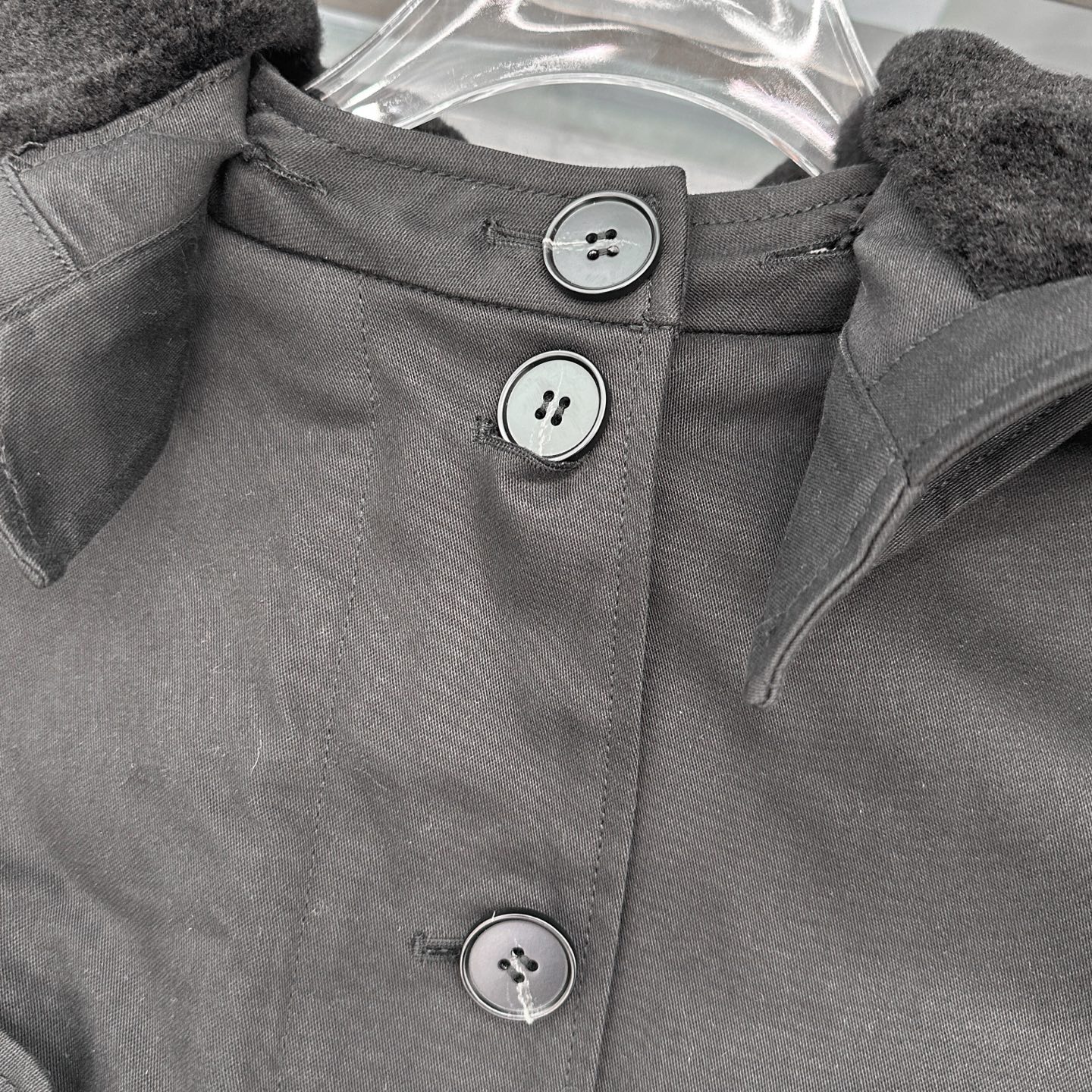 🌾P家｜新款棉服，纯棉面布，内胆采用进口高密环保毛面料，手感柔软上身亲肤，镰刀形袖边设计，甜酷十足，短款