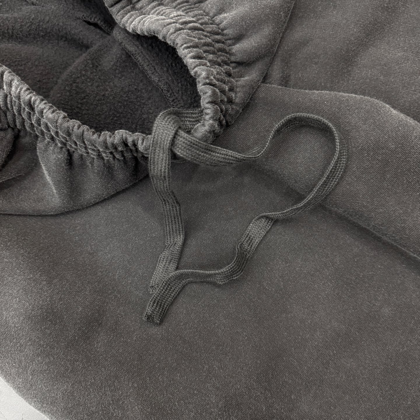 🌾巴黎 ｜ 新款休闲卫裤，成衣洗水炒色吊磨工艺加经典刺绣标，抓绒保暖面料，男女同款，尺码sml