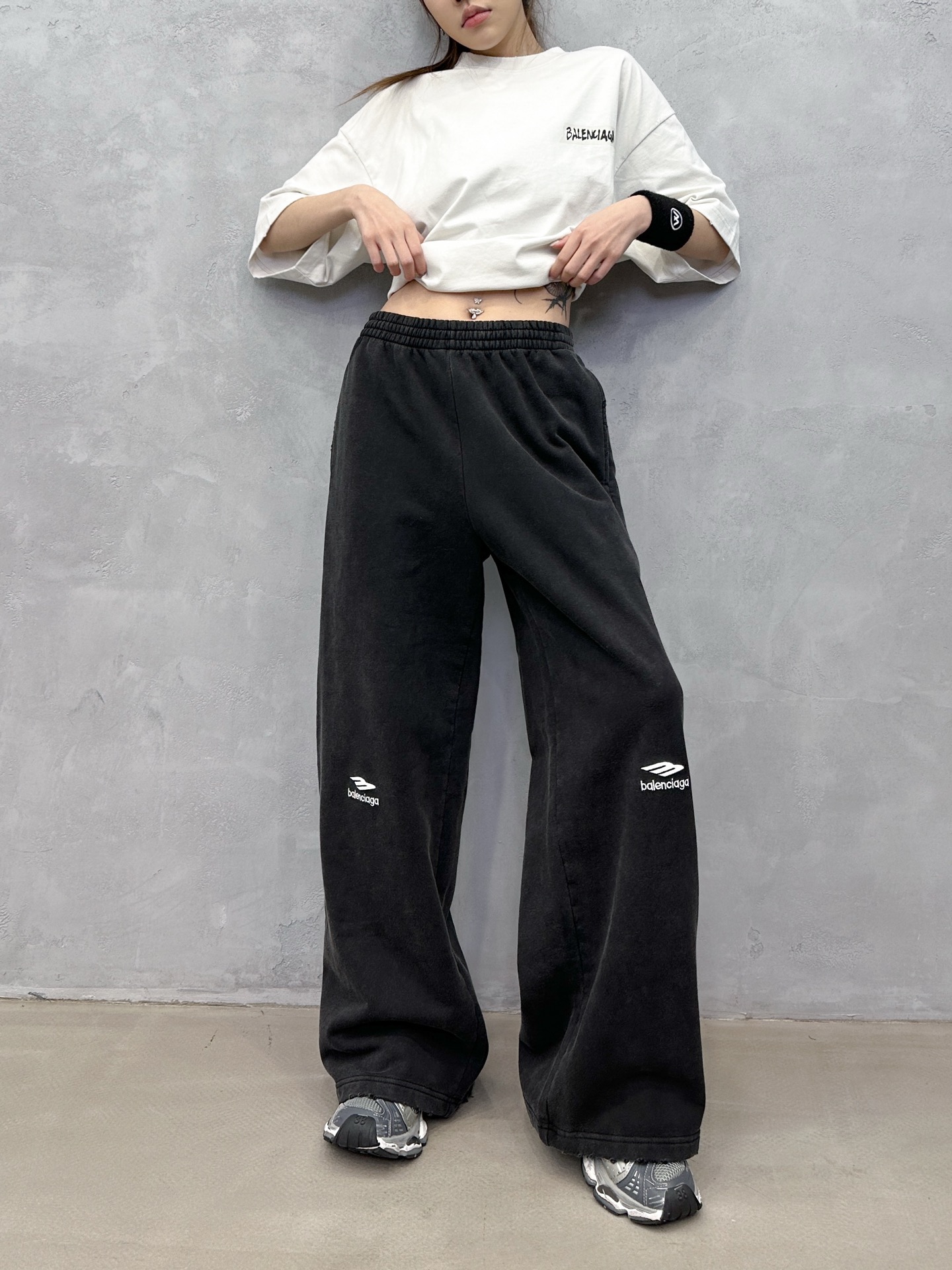 🌾巴黎 ｜ 新款休闲卫裤，成衣洗水炒色吊磨工艺加经典刺绣标，抓绒保暖面料，男女同款，尺码sml