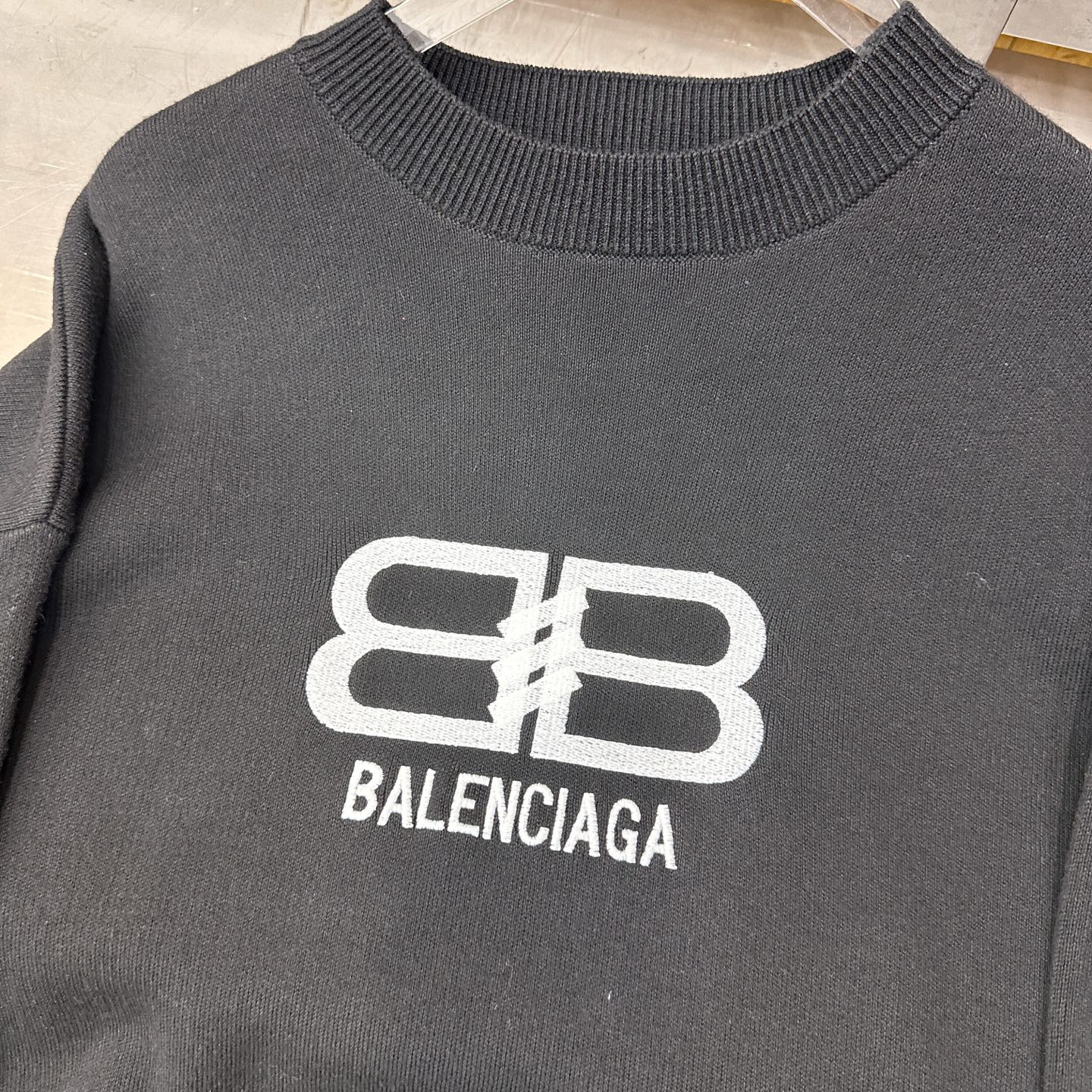 🌾巴黎 ｜ 新款毛织上衣，经典刺绣标，羊毛混纺纱线，男女同款，尺码sml