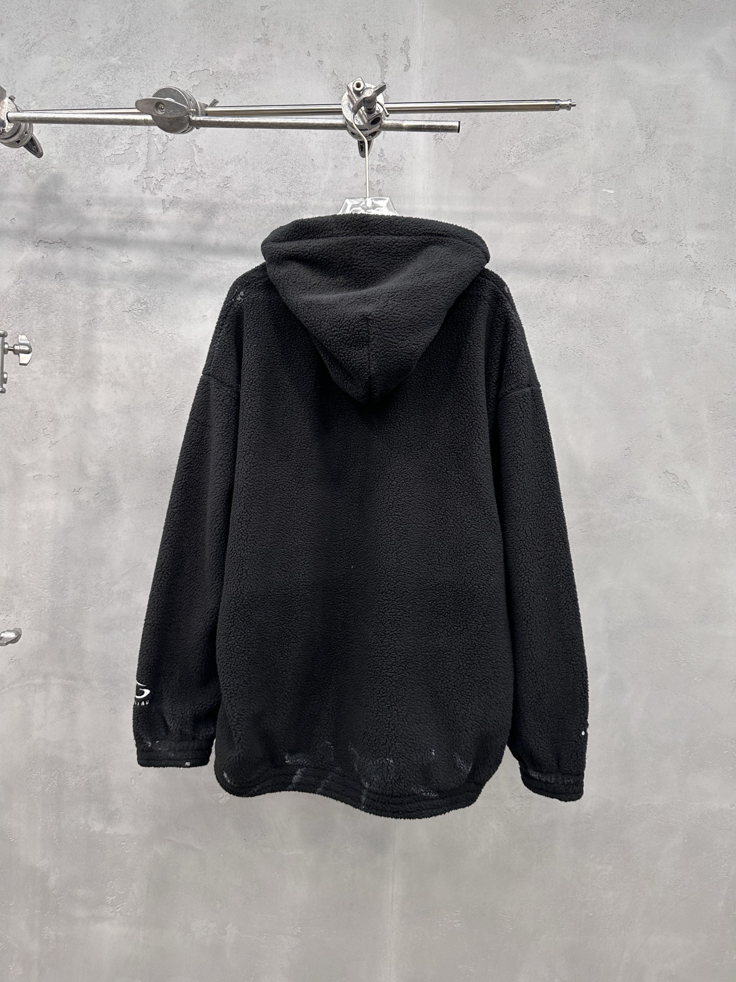 🌾巴黎 ｜ 新款摇粒绒套头，成衣洗水丙烯工艺加多处刺绣标，保暖摇粒绒面料，男女同款，尺码sml