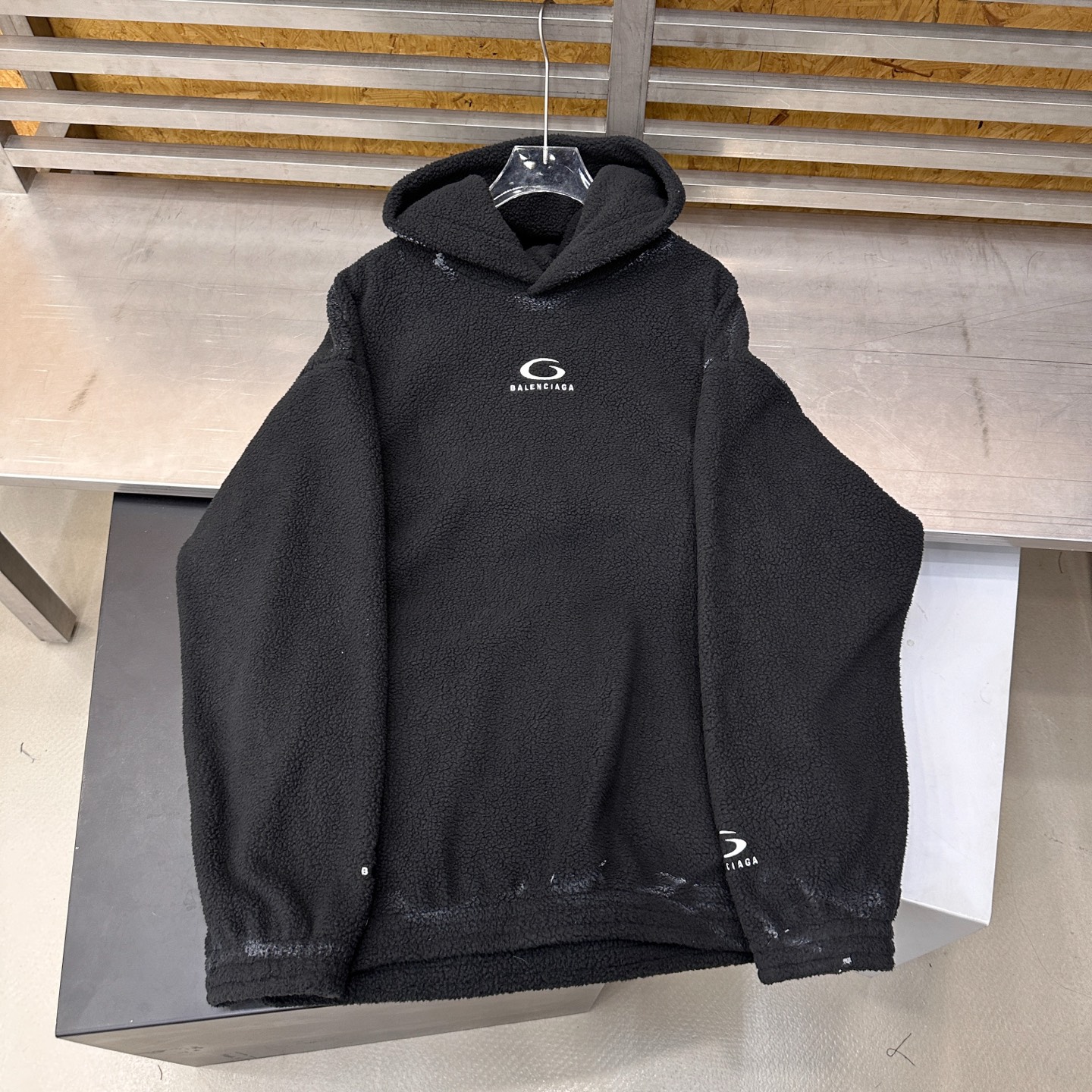 🌾巴黎 ｜ 新款摇粒绒套头，成衣洗水丙烯工艺加多处刺绣标，保暖摇粒绒面料，男女同款，尺码sml