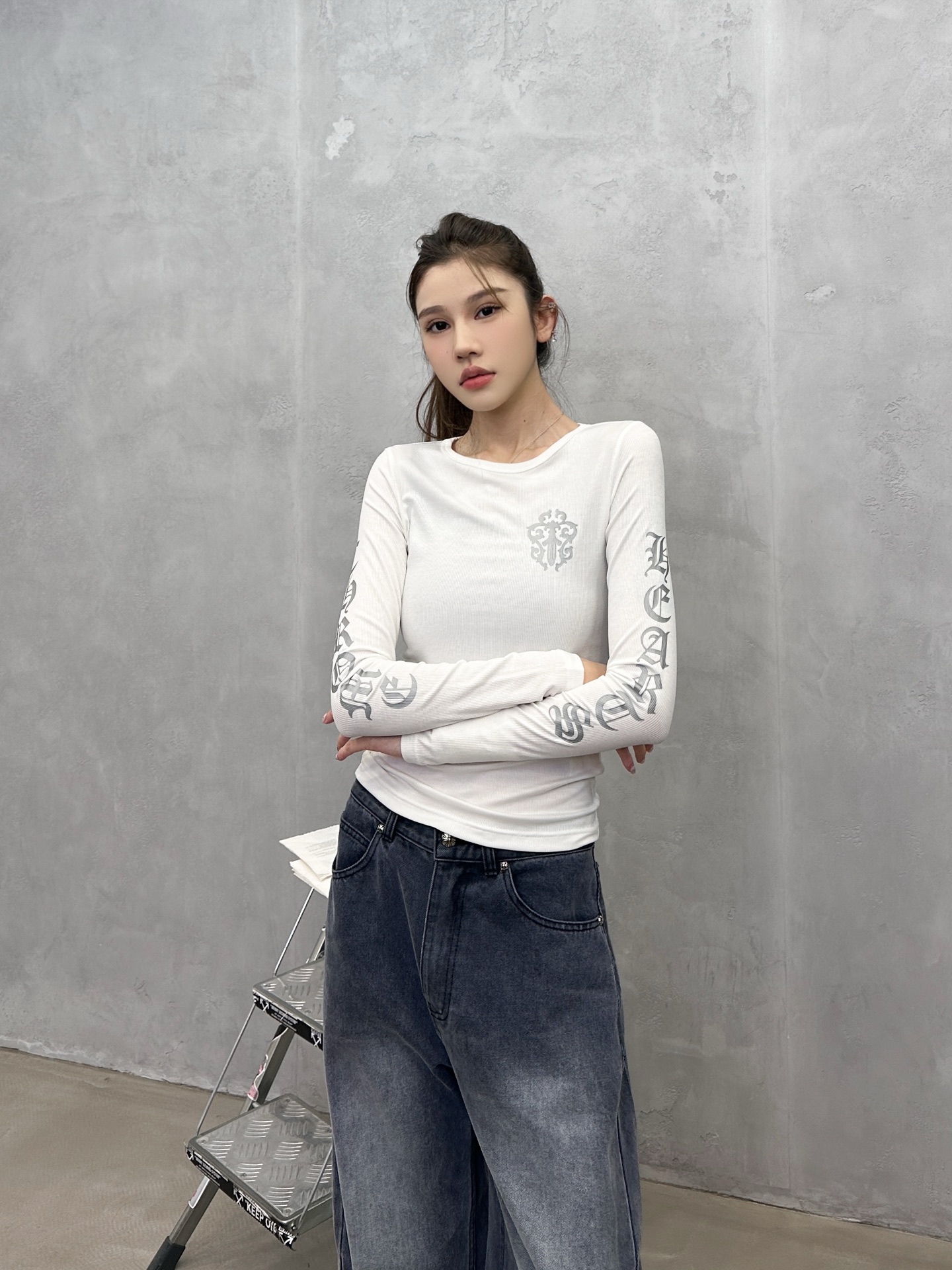 🌾克罗心 ｜ 新款长袖打底，成衣洗水加5处印花，采用进口珠光粉印花材料，休闲时尚，尺码sml