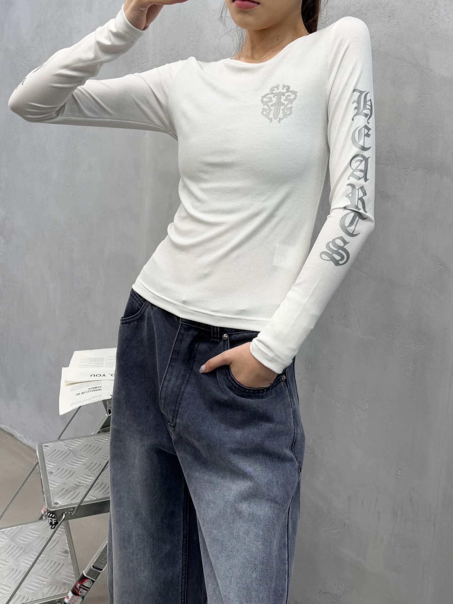 🌾克罗心 ｜ 新款长袖打底，成衣洗水加5处印花，采用进口珠光粉印花材料，休闲时尚，尺码sml