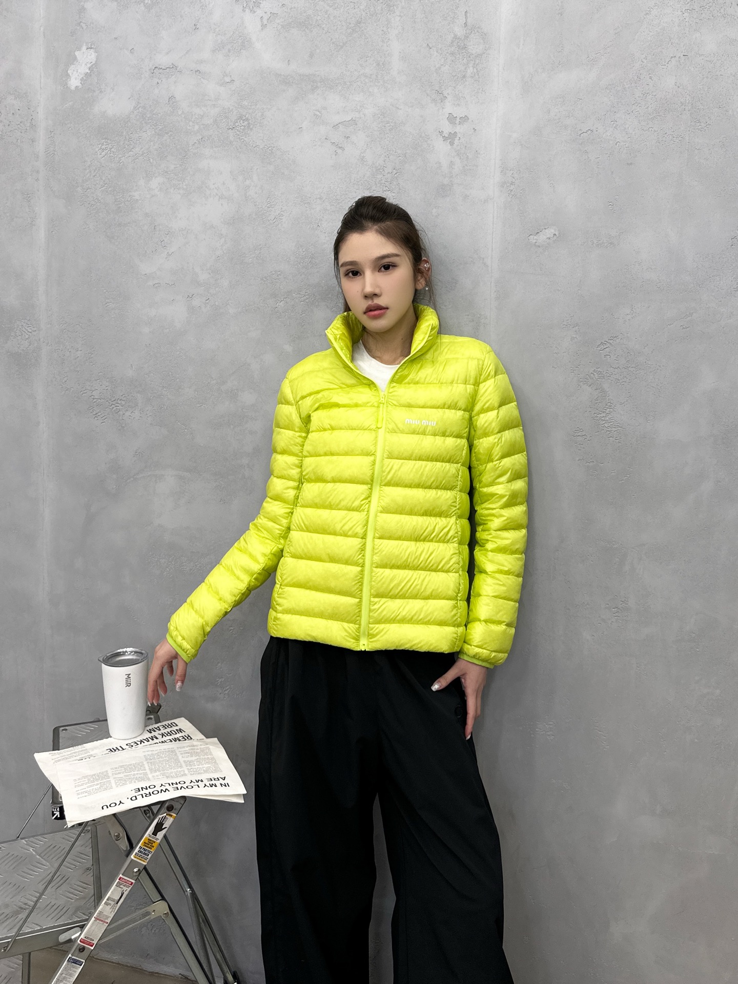 🌾Miu ｜ 新款羽绒服，经典进口印花标，手工车线多间隔款式，超薄品牌无胆羽绒面料，90白鹅绒填充，男女