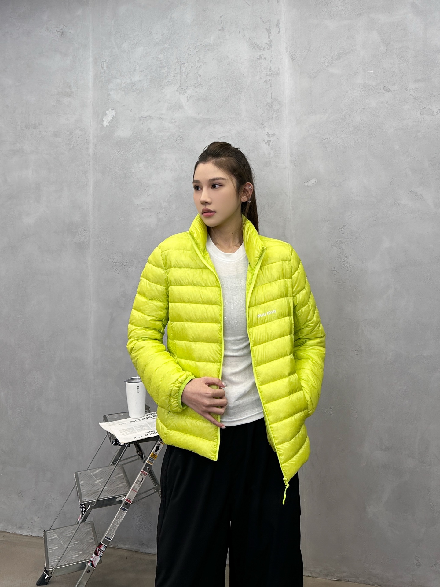 🌾Miu ｜ 新款羽绒服，经典进口印花标，手工车线多间隔款式，超薄品牌无胆羽绒面料，90白鹅绒填充，男女