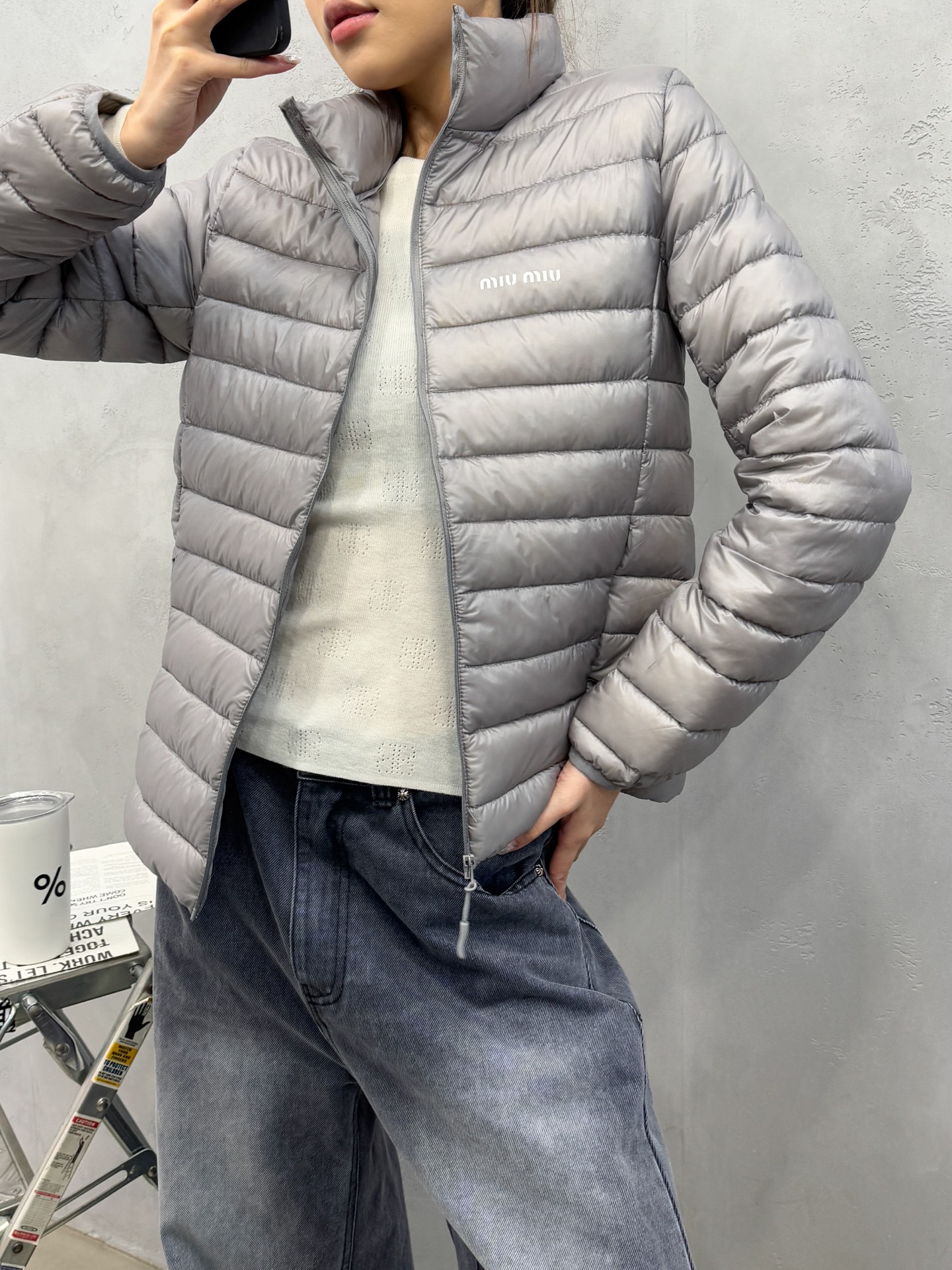 🌾Miu ｜ 新款羽绒服，经典进口印花标，手工车线多间隔款式，超薄品牌无胆羽绒面料，90白鹅绒填充，男女