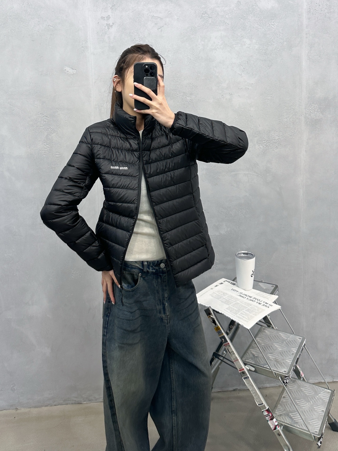 🌾Miu ｜ 新款羽绒服，经典进口印花标，手工车线多间隔款式，超薄品牌无胆羽绒面料，90白鹅绒填充，男女