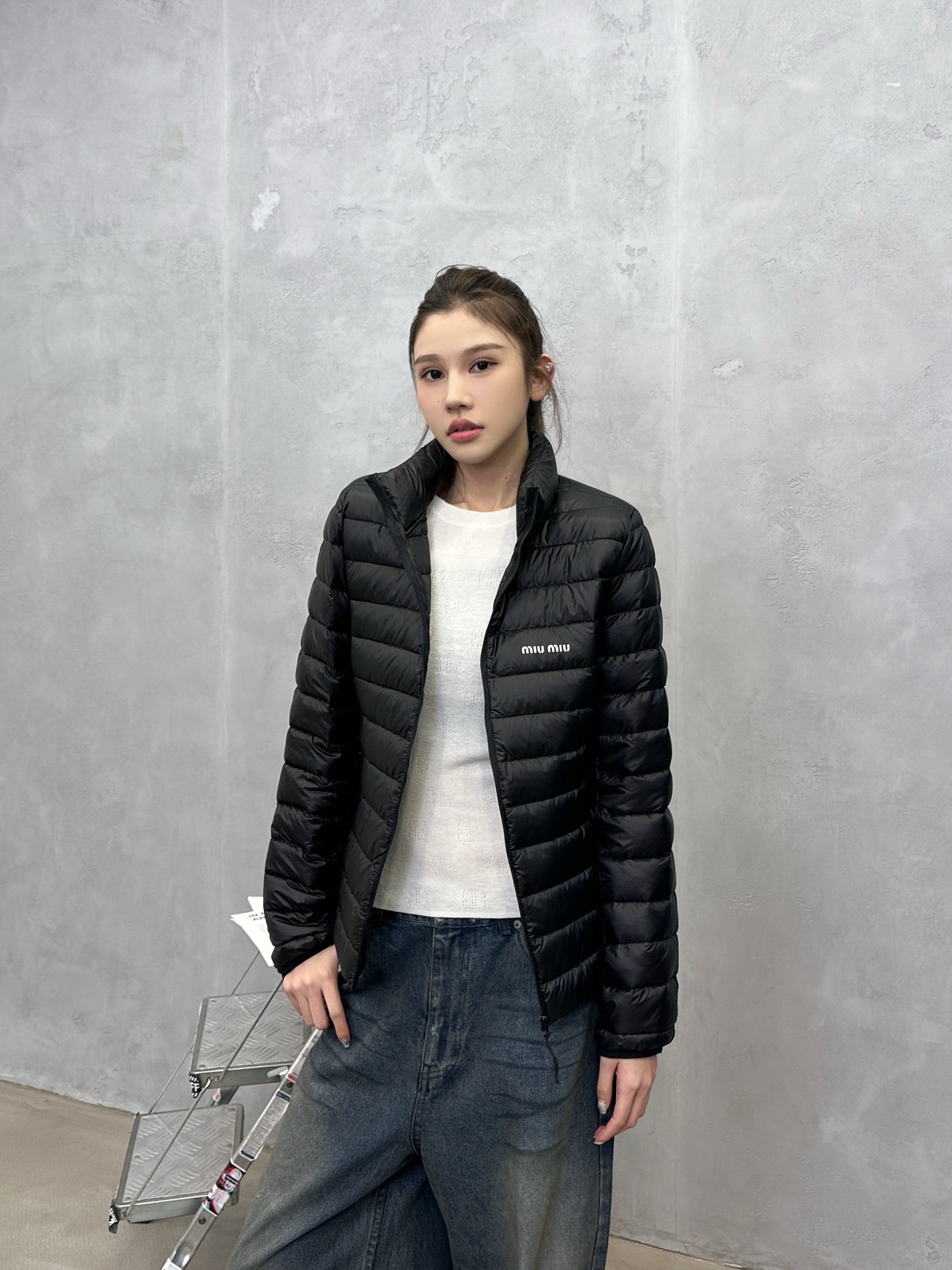 🌾Miu ｜ 新款羽绒服，经典进口印花标，手工车线多间隔款式，超薄品牌无胆羽绒面料，90白鹅绒填充，男女