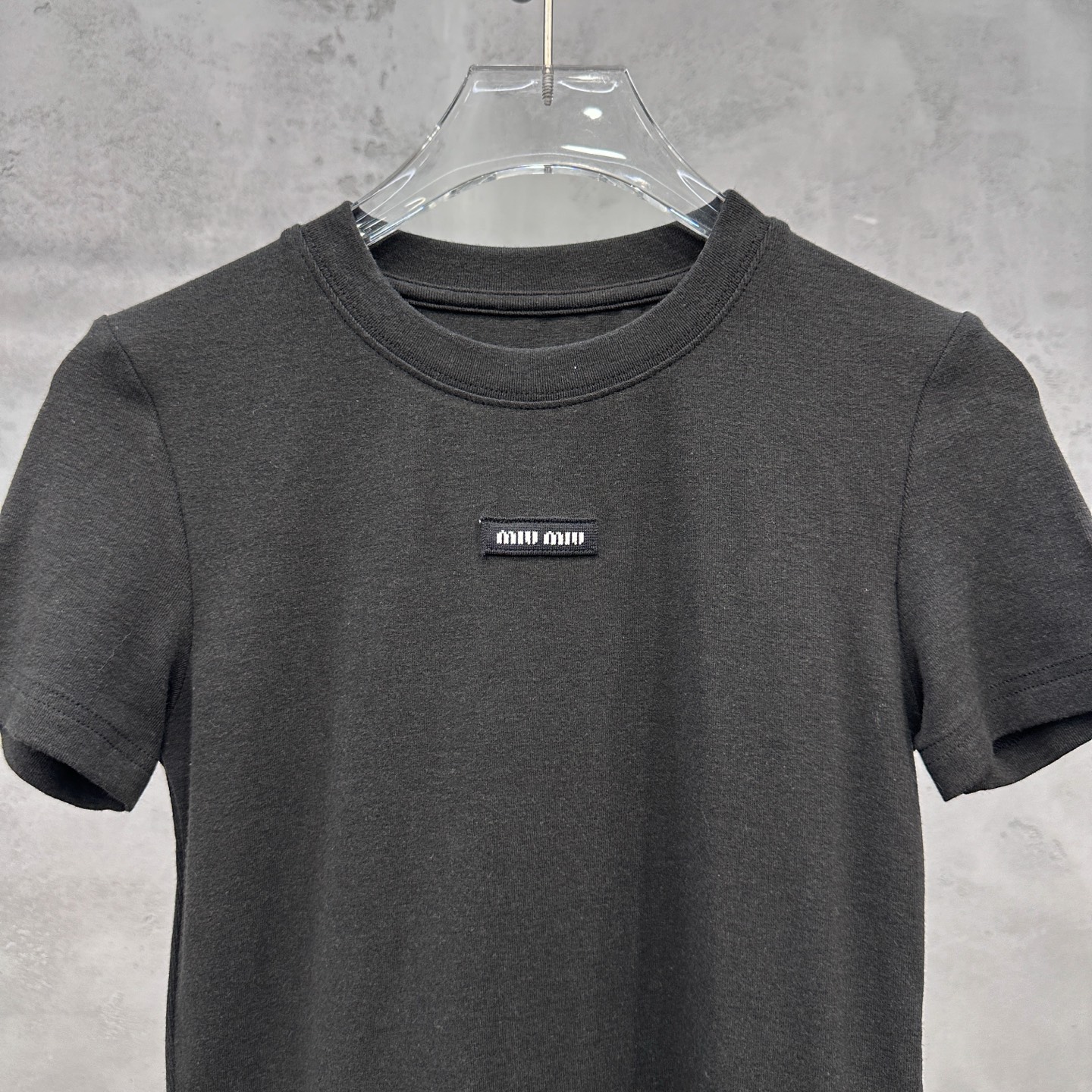 🌾Miu ｜ 新款打底短袖t，基础修身版型，进口莱赛尔羊毛面料亲肤感超强，时尚休闲，尺码sml