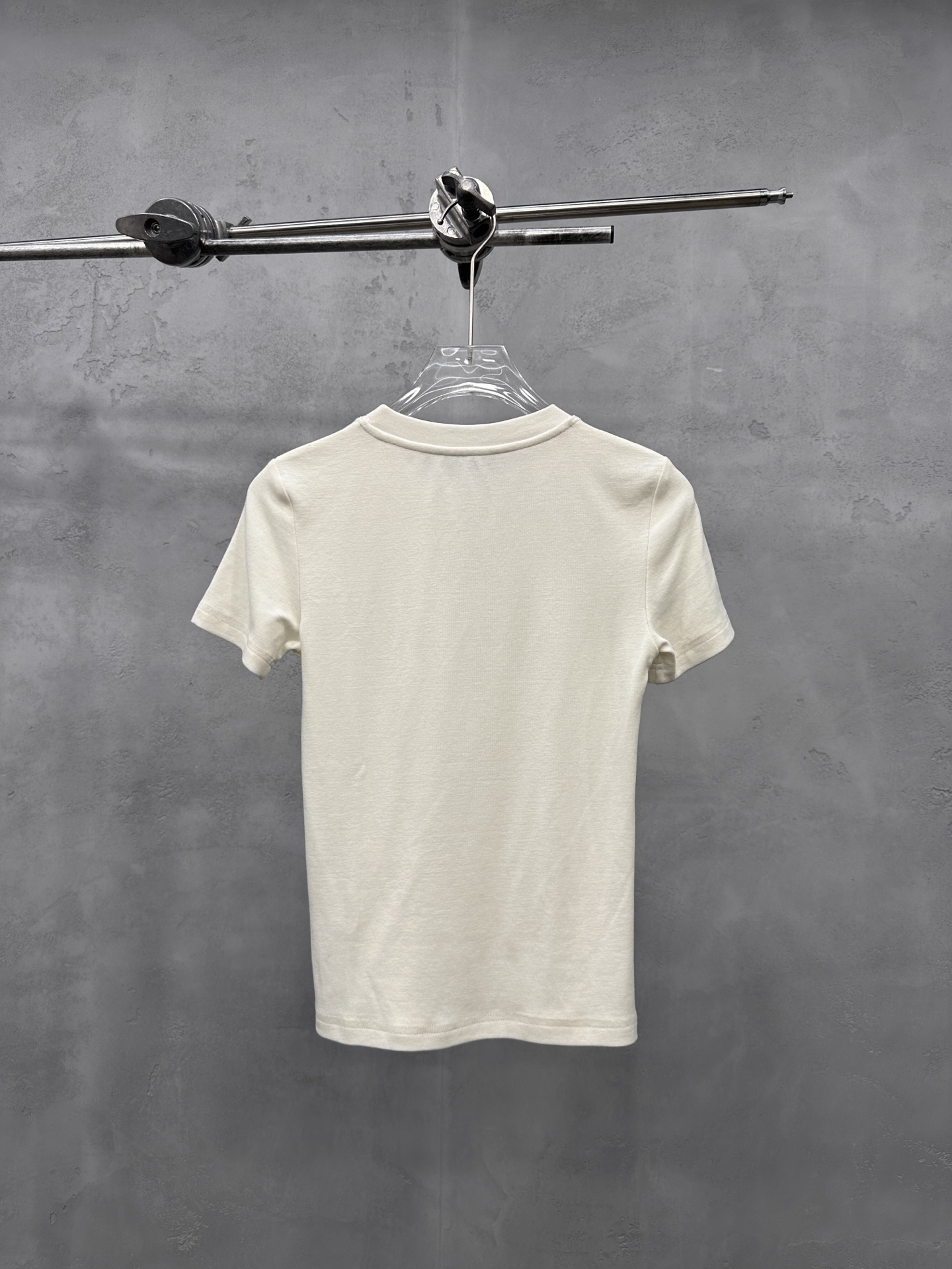 🌾Miu ｜ 新款打底短袖t，基础修身版型，进口莱赛尔羊毛面料亲肤感超强，时尚休闲，尺码sml