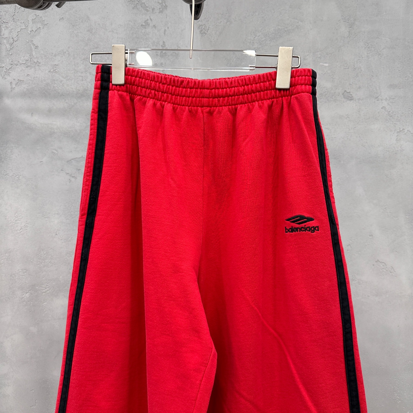 🌾巴黎 ｜ 新款休闲卫裤，成衣洗水吊磨工艺加经典刺绣标，手工车侧杠，男女同款，尺码sml