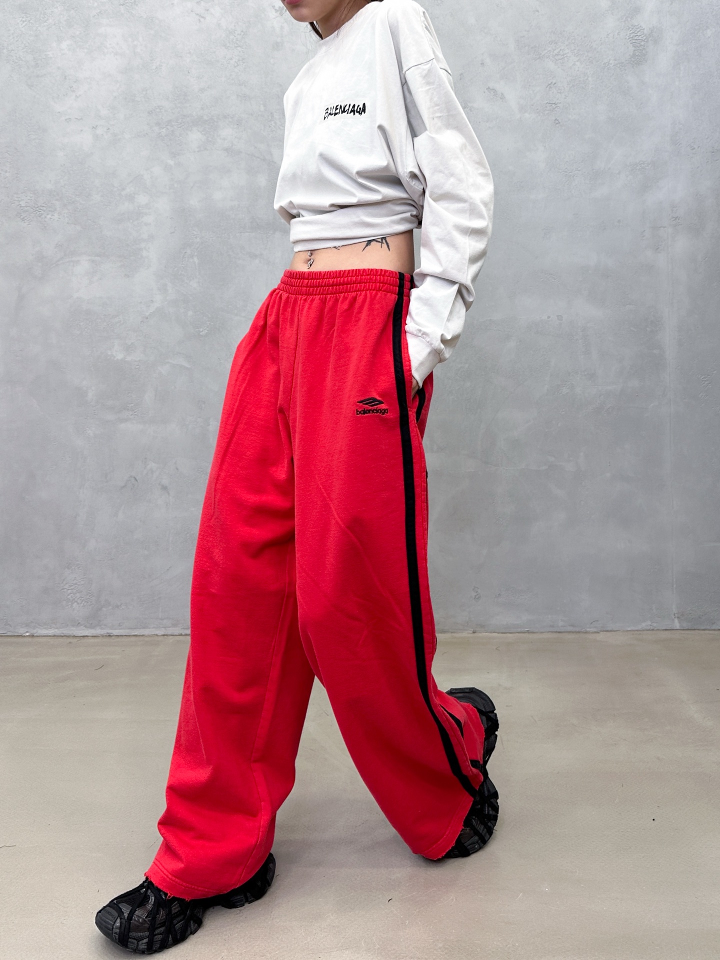 🌾巴黎 ｜ 新款休闲卫裤，成衣洗水吊磨工艺加经典刺绣标，手工车侧杠，男女同款，尺码sml