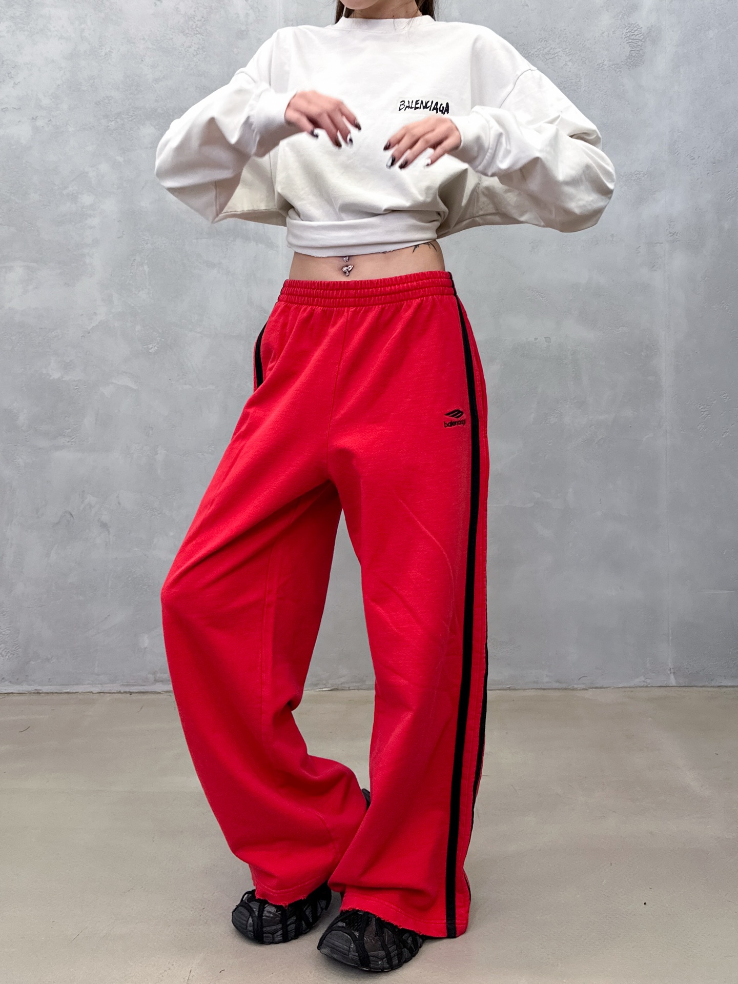 🌾巴黎 ｜ 新款休闲卫裤，成衣洗水吊磨工艺加经典刺绣标，手工车侧杠，男女同款，尺码sml