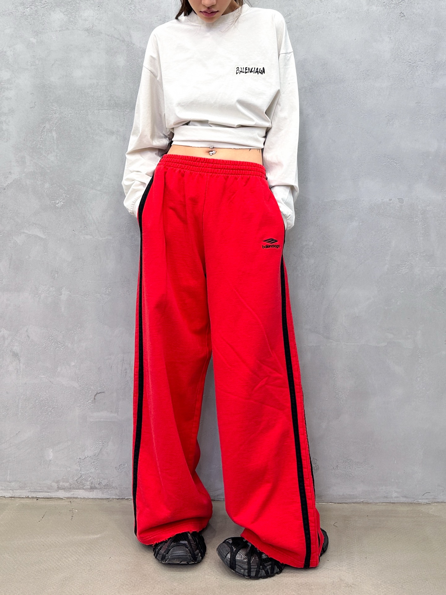 🌾巴黎 ｜ 新款休闲卫裤，成衣洗水吊磨工艺加经典刺绣标，手工车侧杠，男女同款，尺码sml