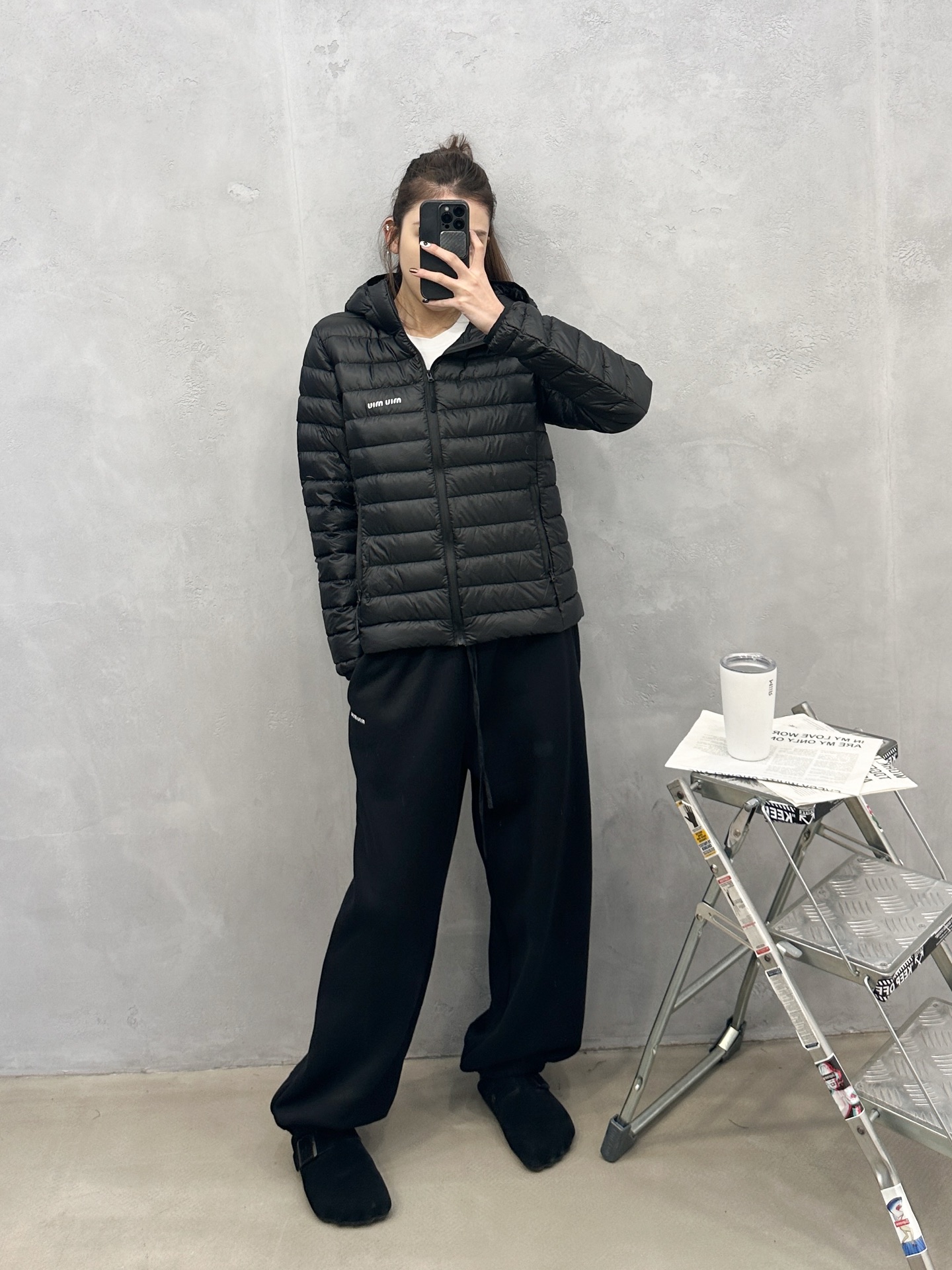 🌾Miu ｜ 新款羽绒服，经典进口印花标，手工车线多间隔款式，超薄品牌无胆羽绒面料，90白鹅绒填充，休闲