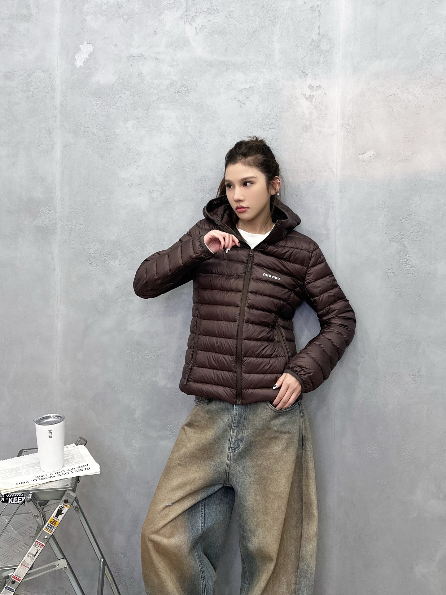 🌾Miu ｜ 新款羽绒服，经典进口印花标，手工车线多间隔款式，超薄品牌无胆羽绒面料，90白鹅绒填充，休闲