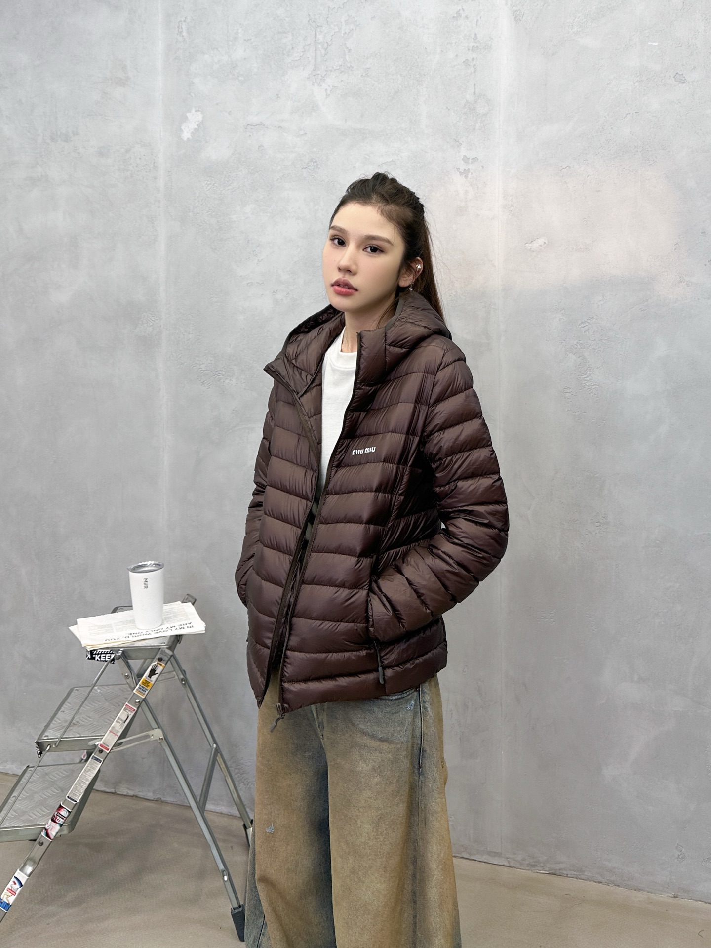 🌾Miu ｜ 新款羽绒服，经典进口印花标，手工车线多间隔款式，超薄品牌无胆羽绒面料，90白鹅绒填充，休闲