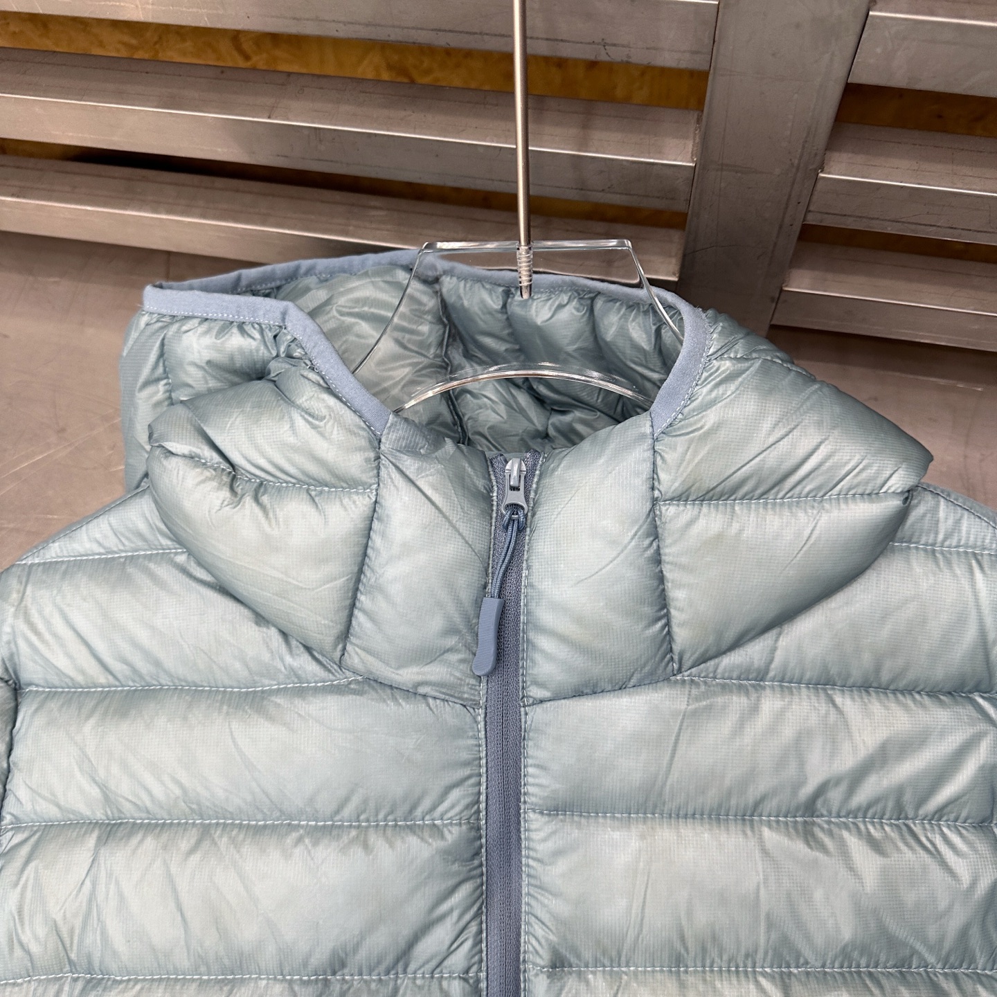 🌾Miu ｜ 新款羽绒服，经典进口印花标，手工车线多间隔款式，超薄品牌无胆羽绒面料，90白鹅绒填充，休闲